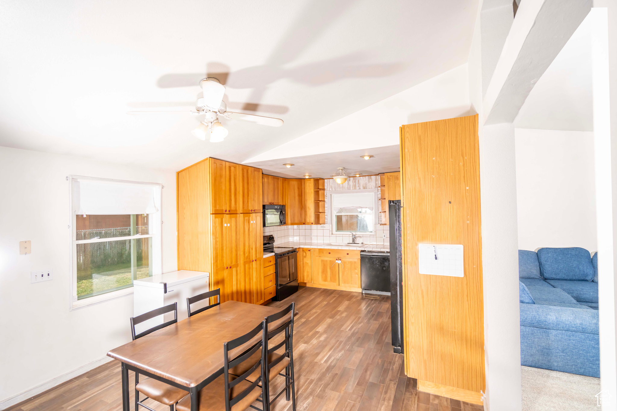 707 E MAPLE
