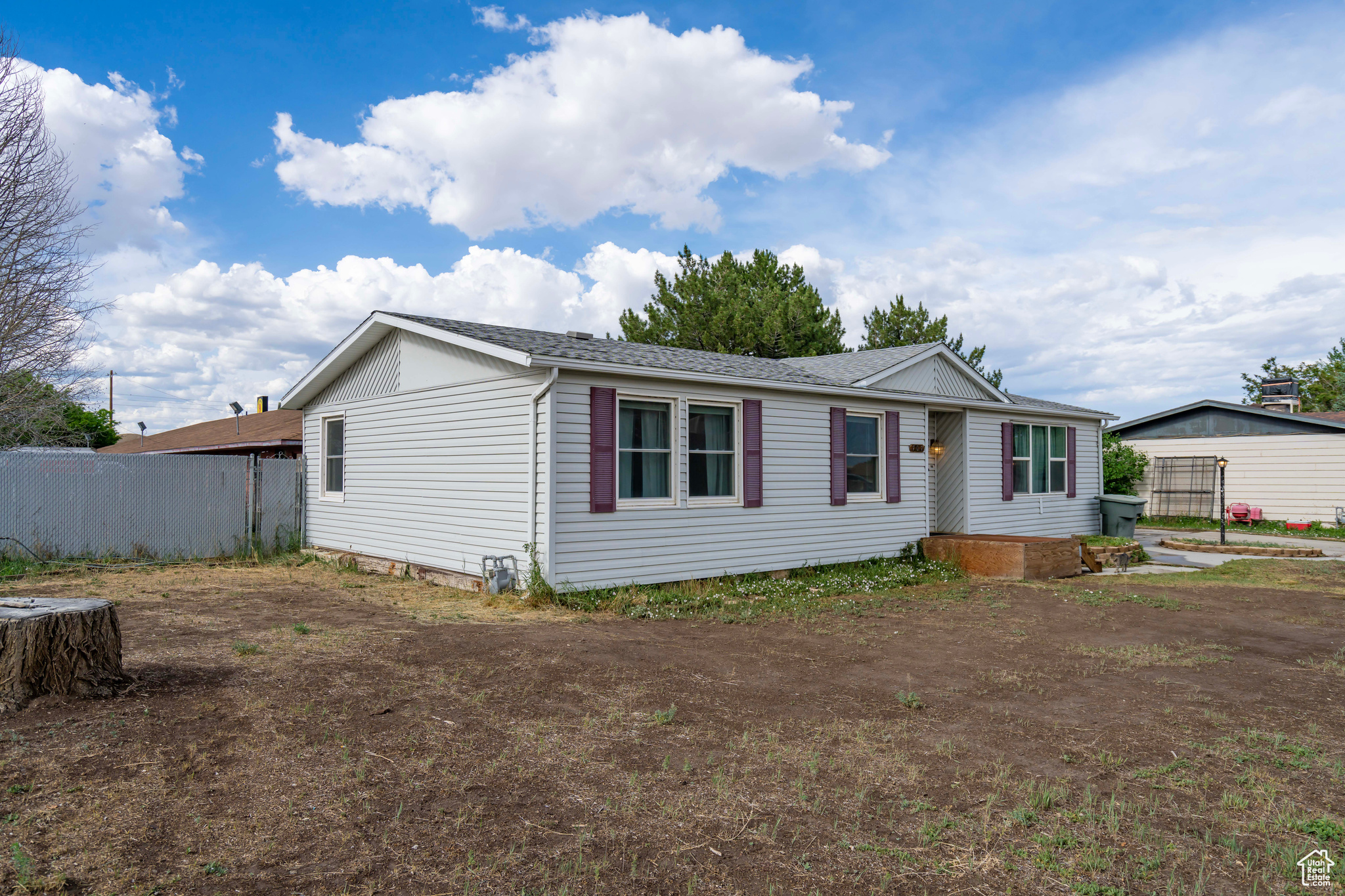 707 E MAPLE