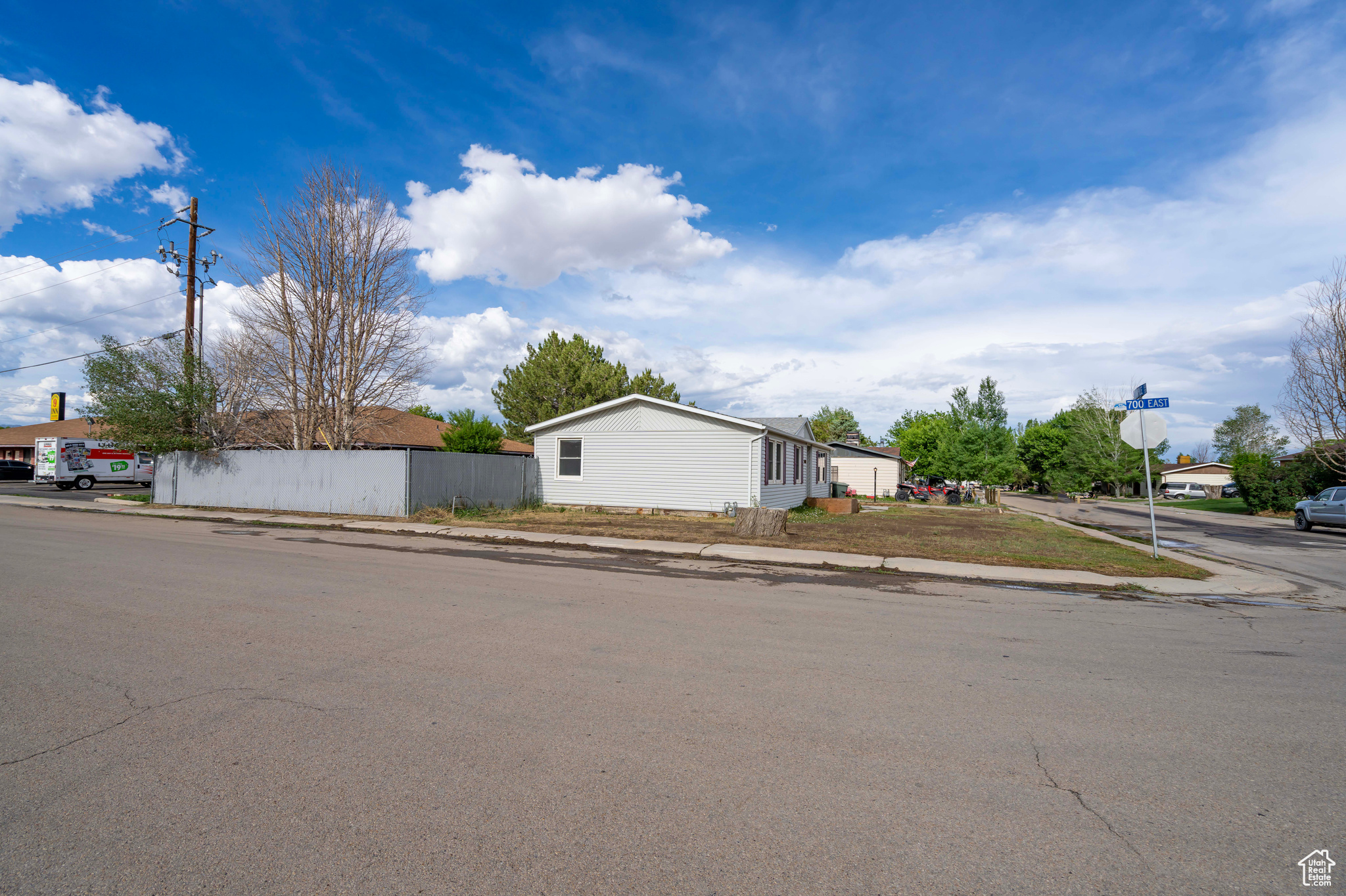 707 E MAPLE