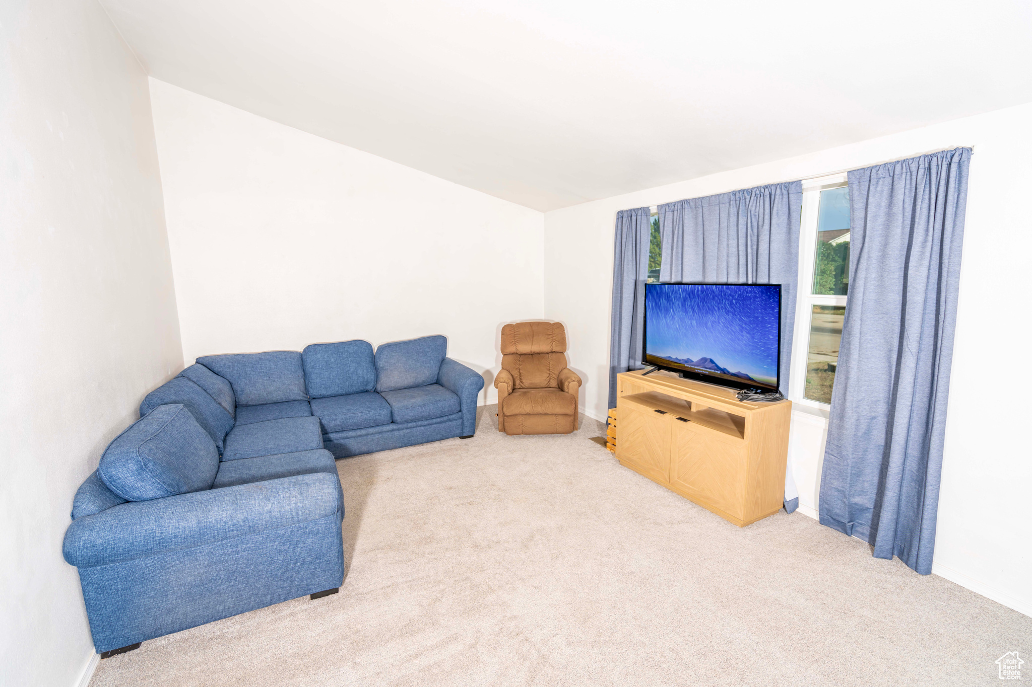 707 E MAPLE