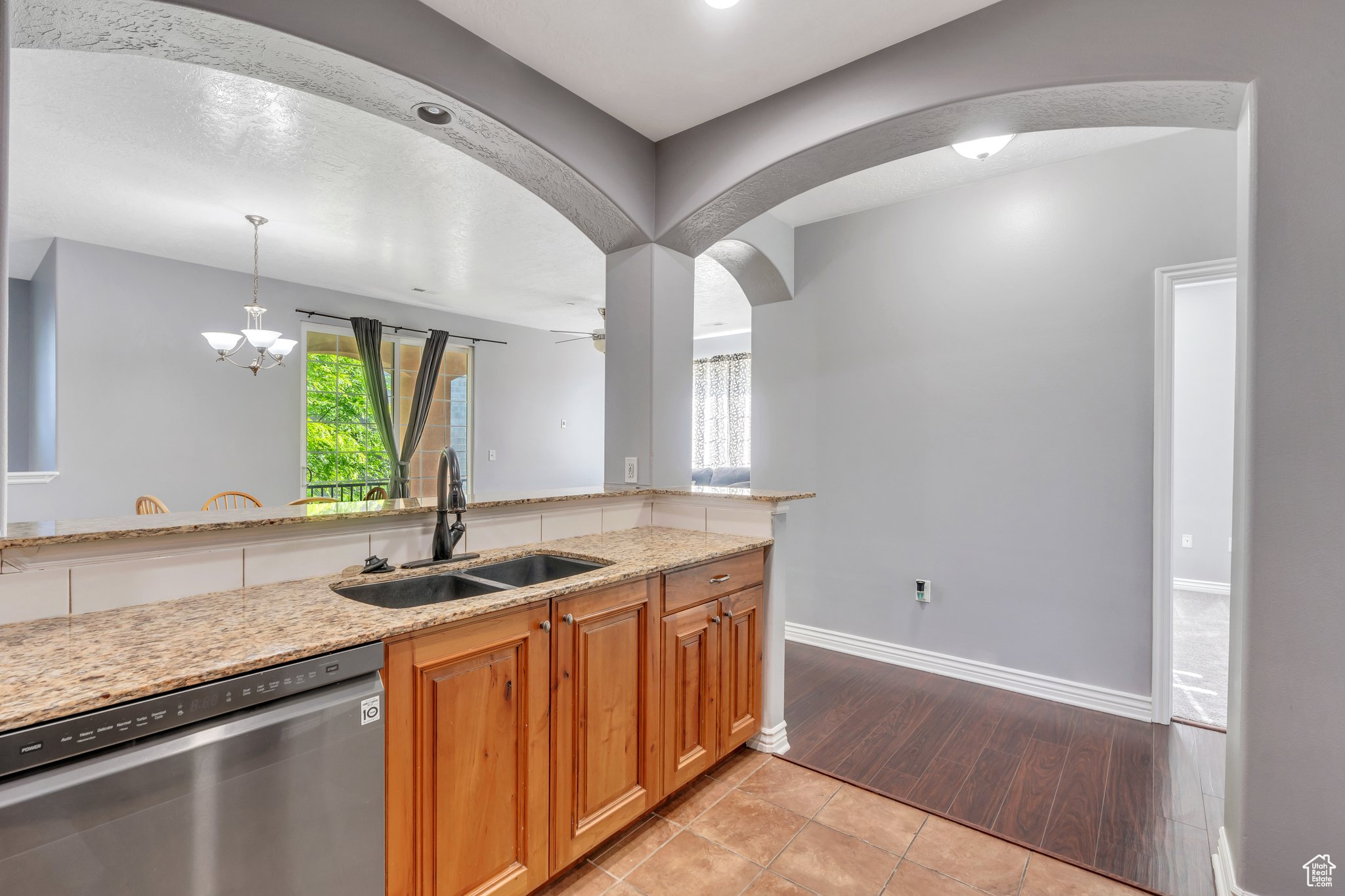 1292 W DALLIN DR