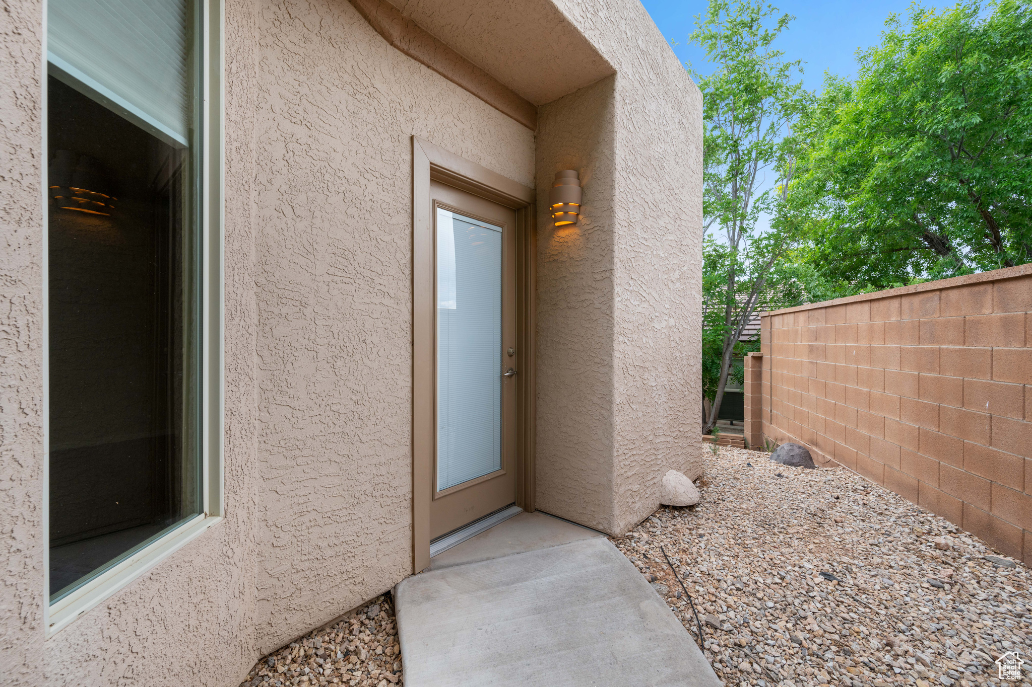1860 RUBY RIVER LN