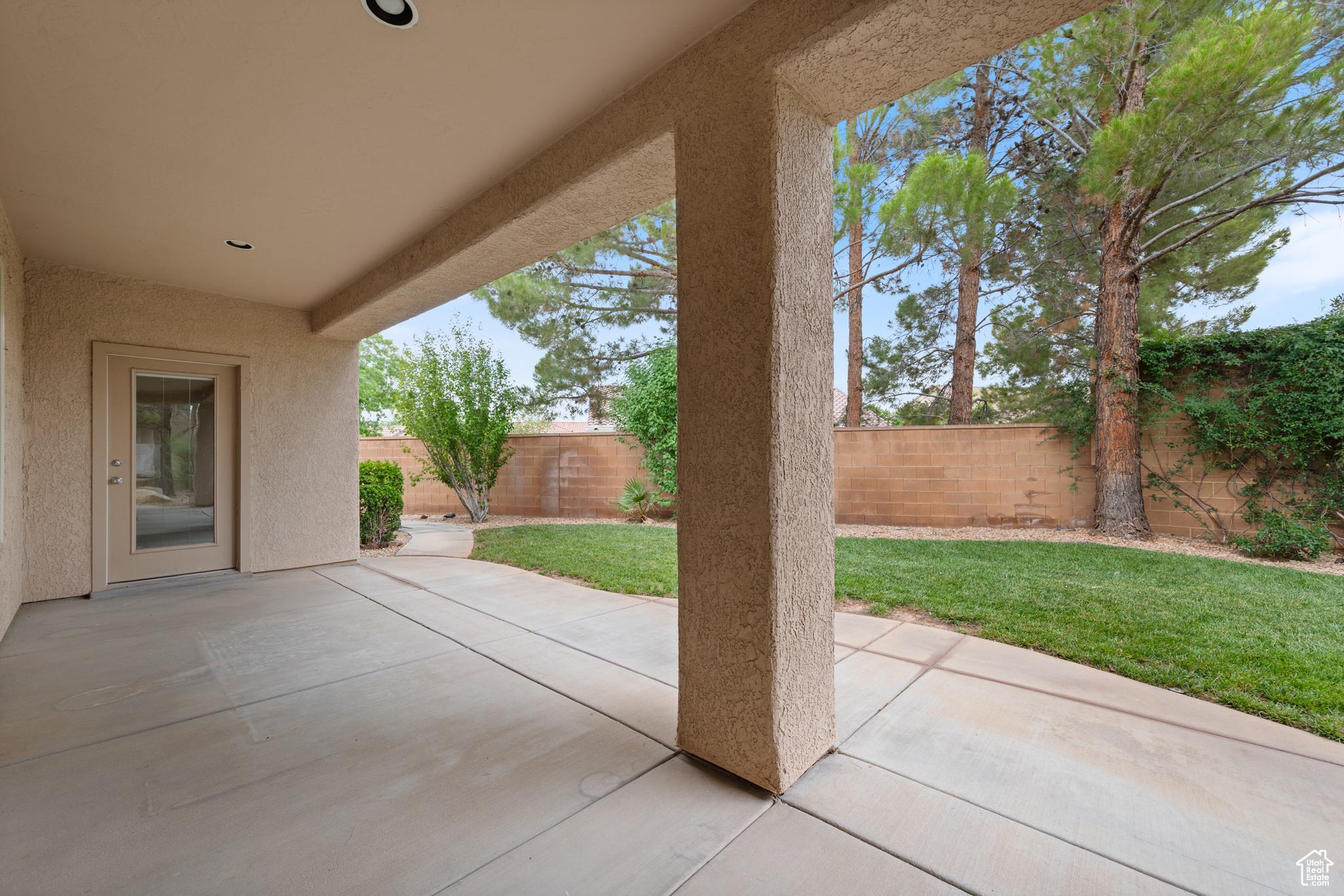 1860 RUBY RIVER LN