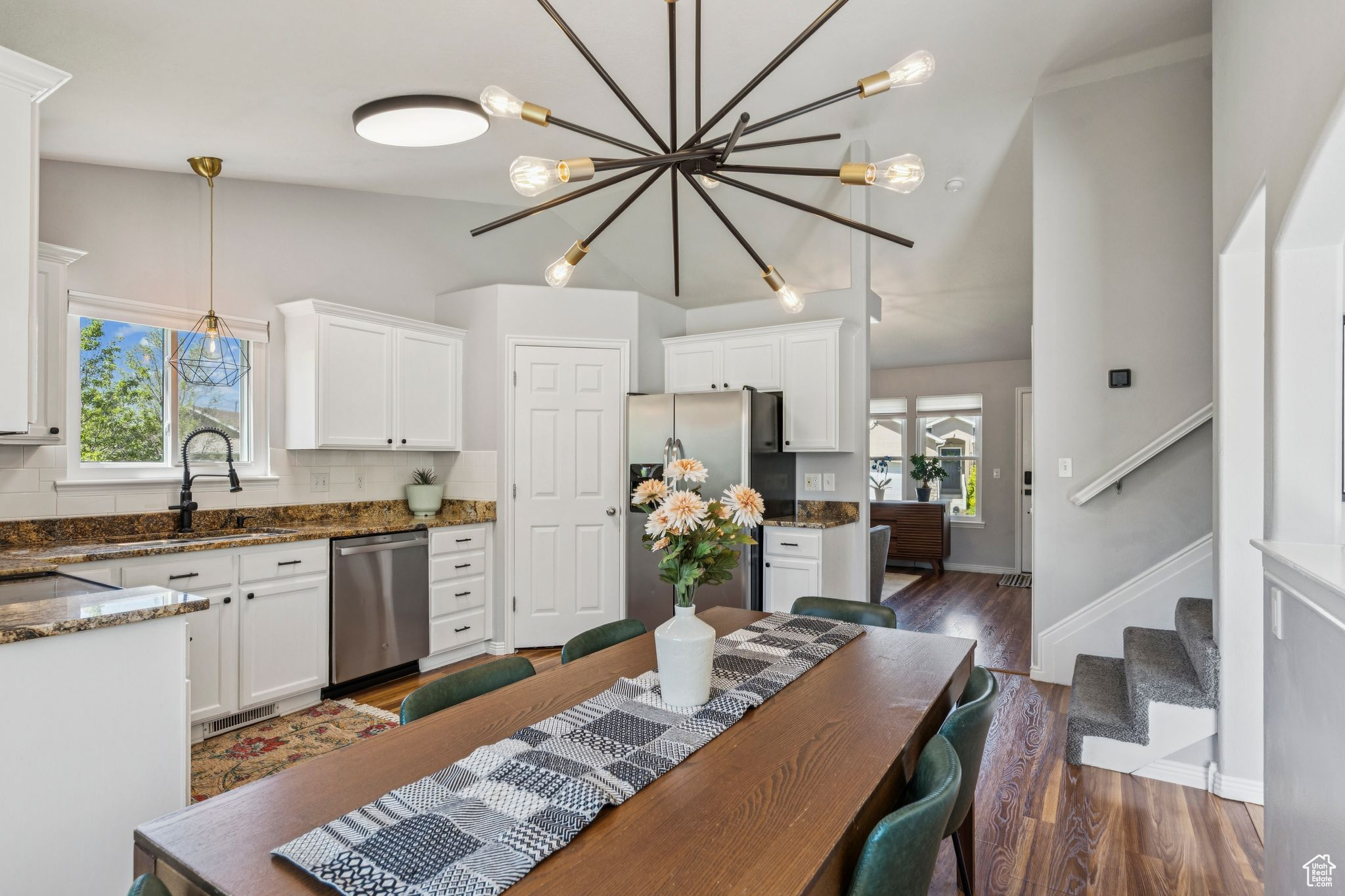 4052 W NEWLAND LOOP