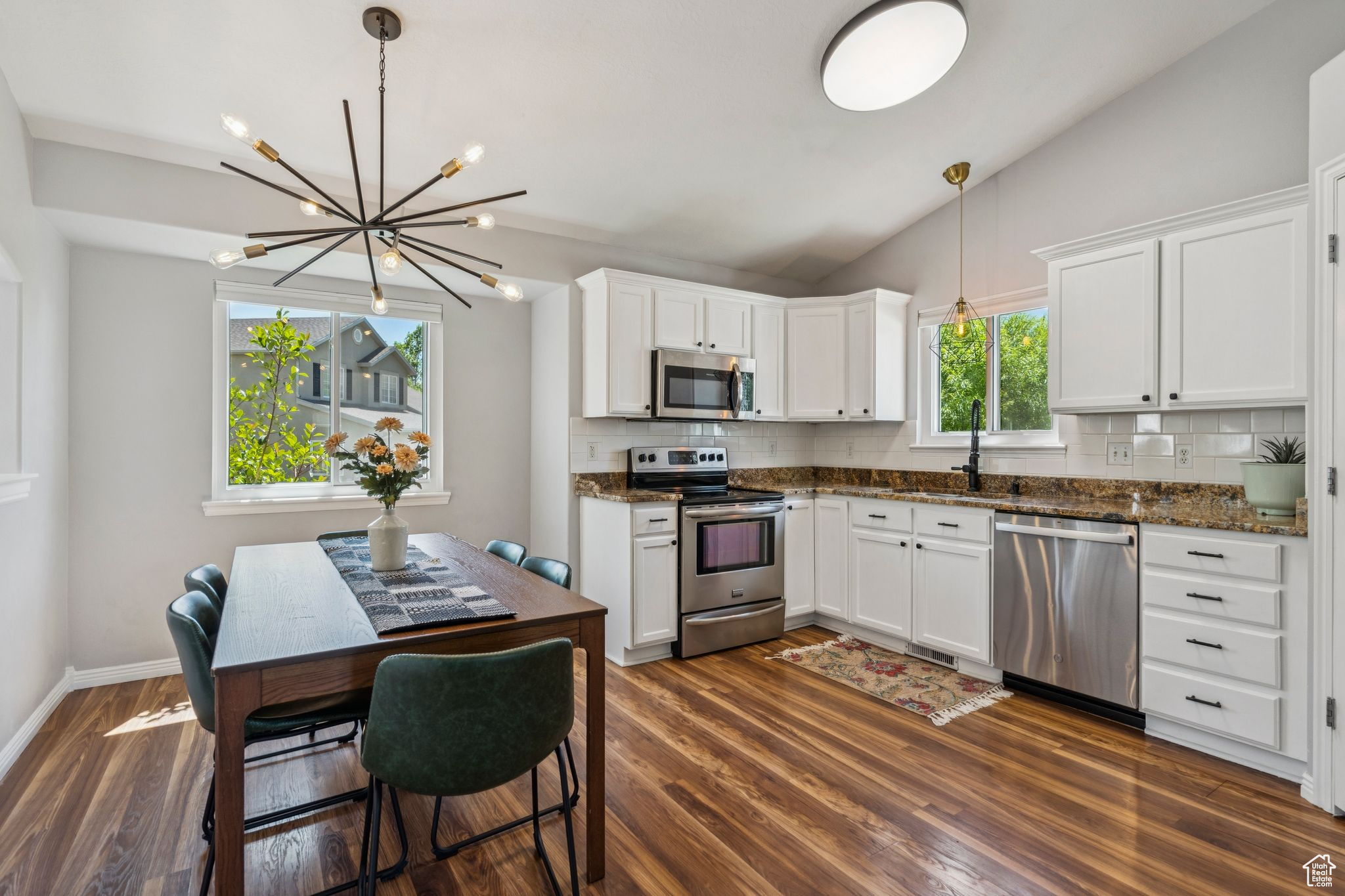 4052 W NEWLAND LOOP
