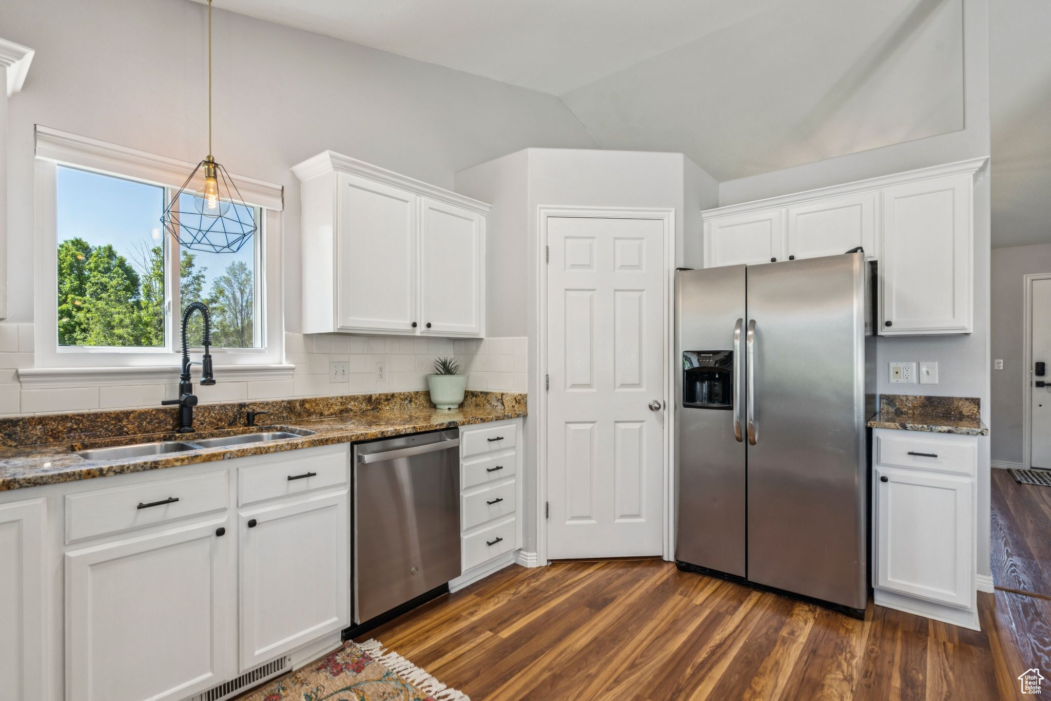 4052 W NEWLAND LOOP