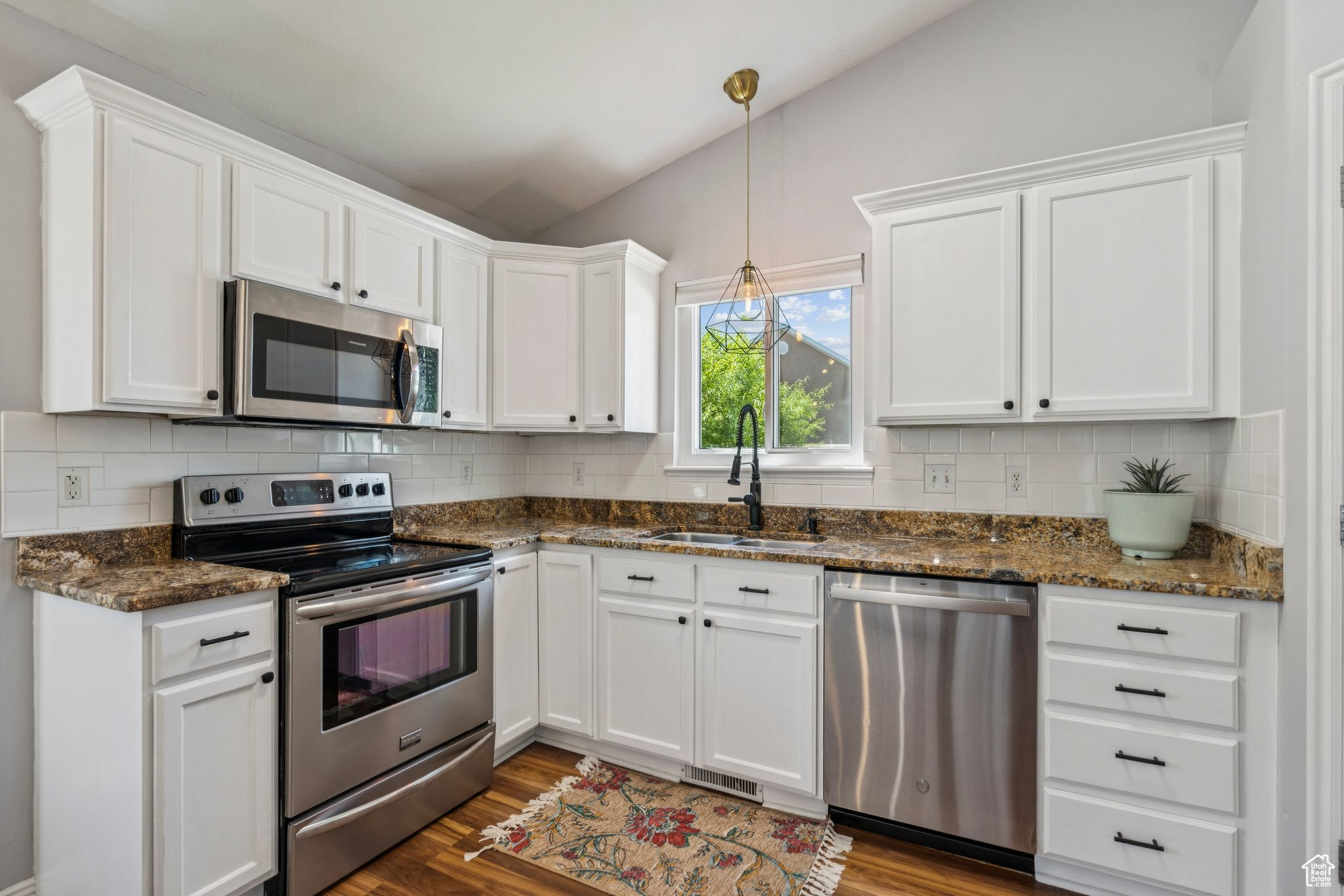 4052 W NEWLAND LOOP