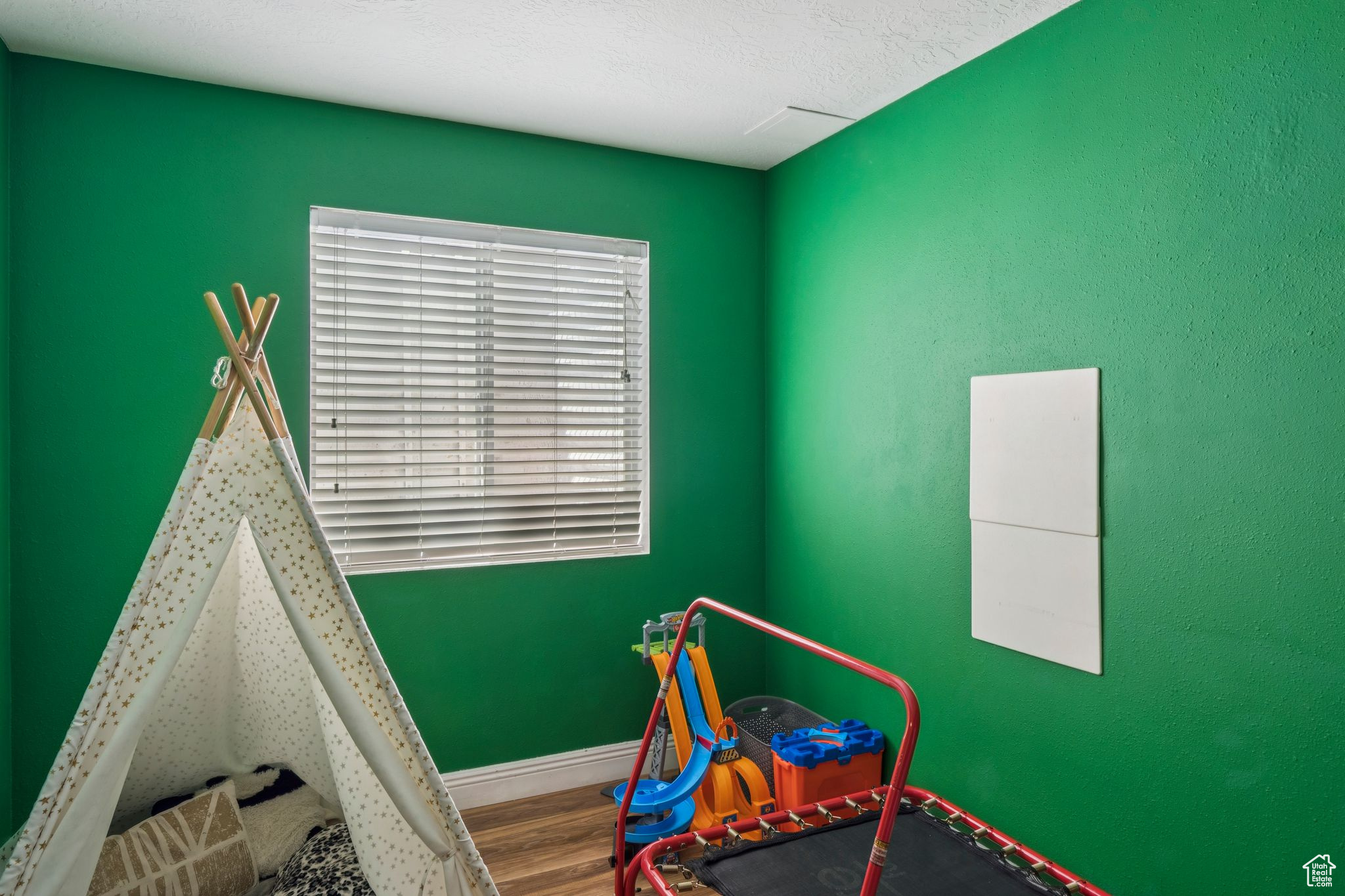 4052 W NEWLAND LOOP