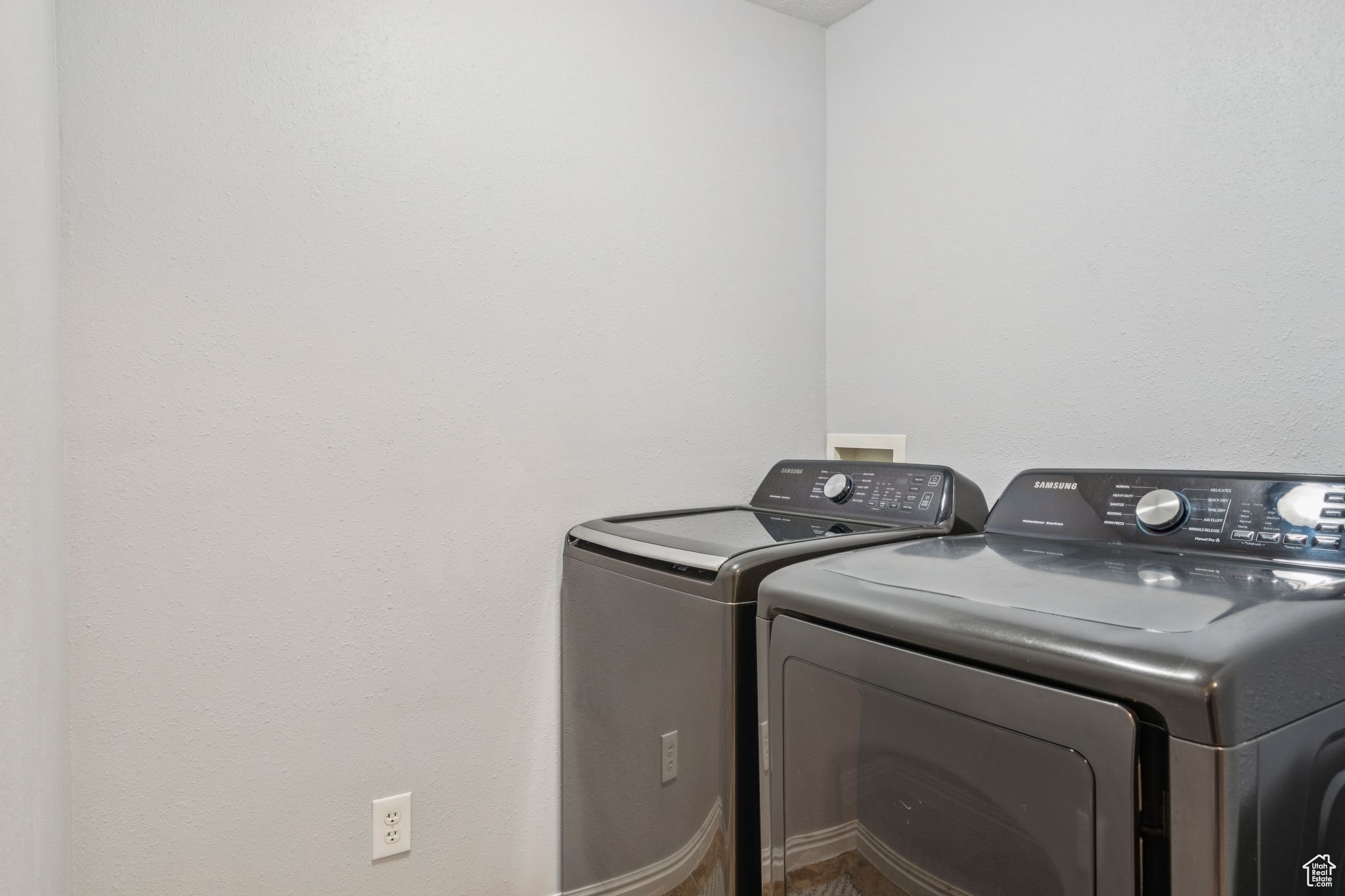 4052 W NEWLAND LOOP