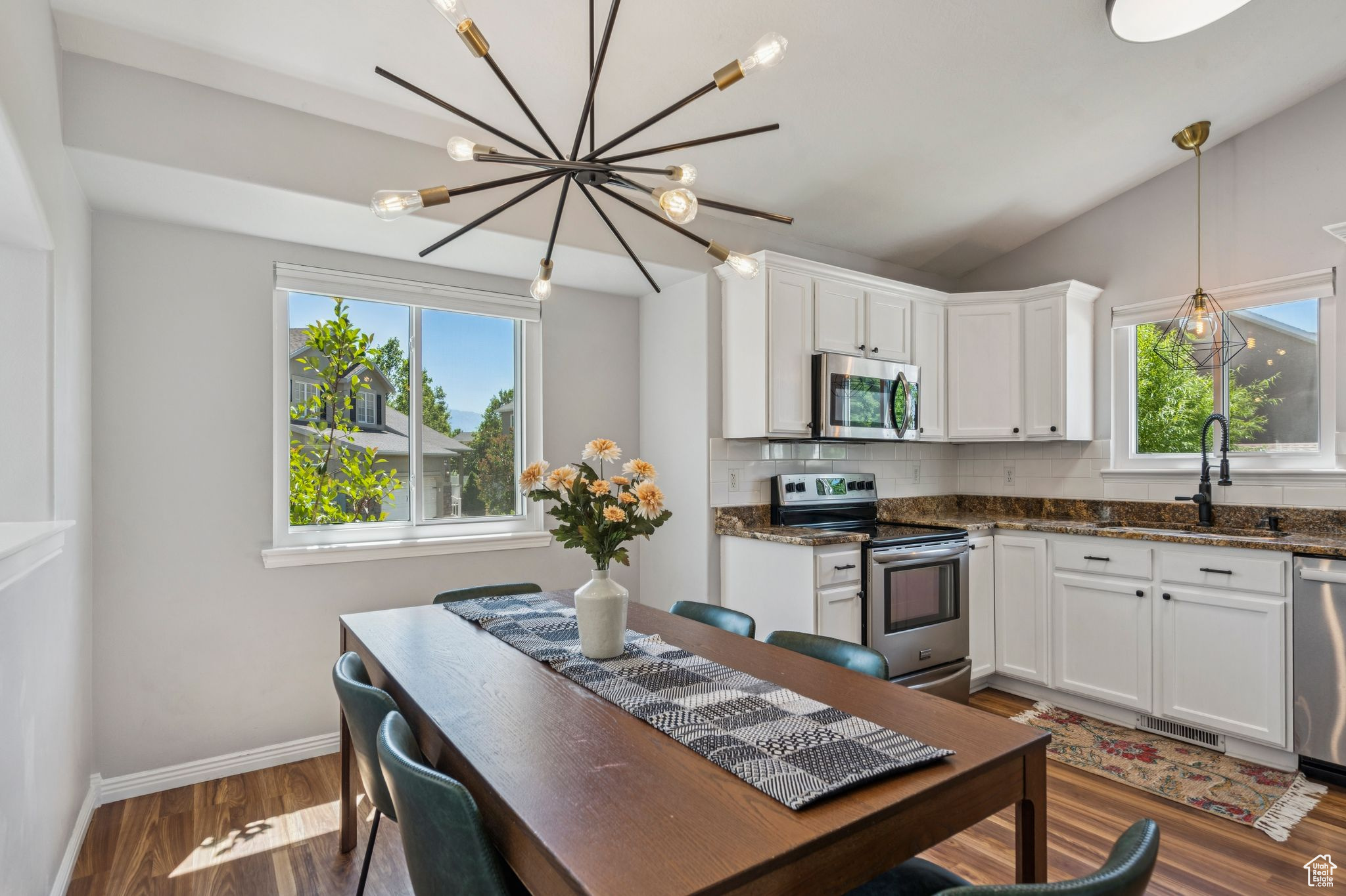 4052 W NEWLAND LOOP