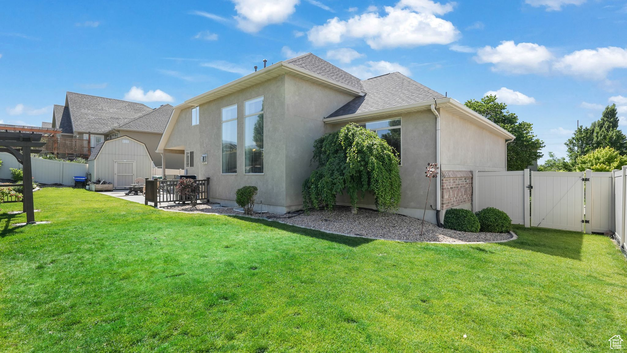 1088 W 2650 N