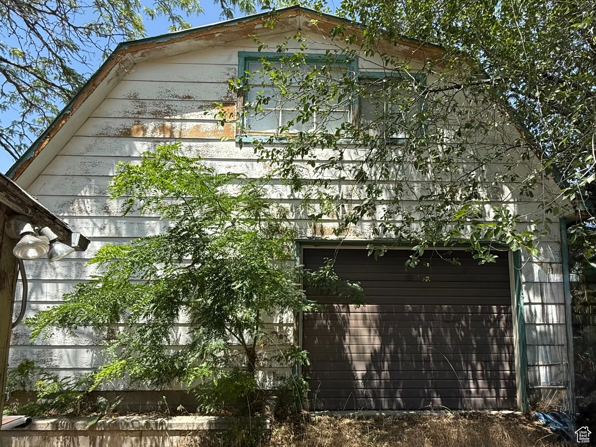 539 E CENTER ST