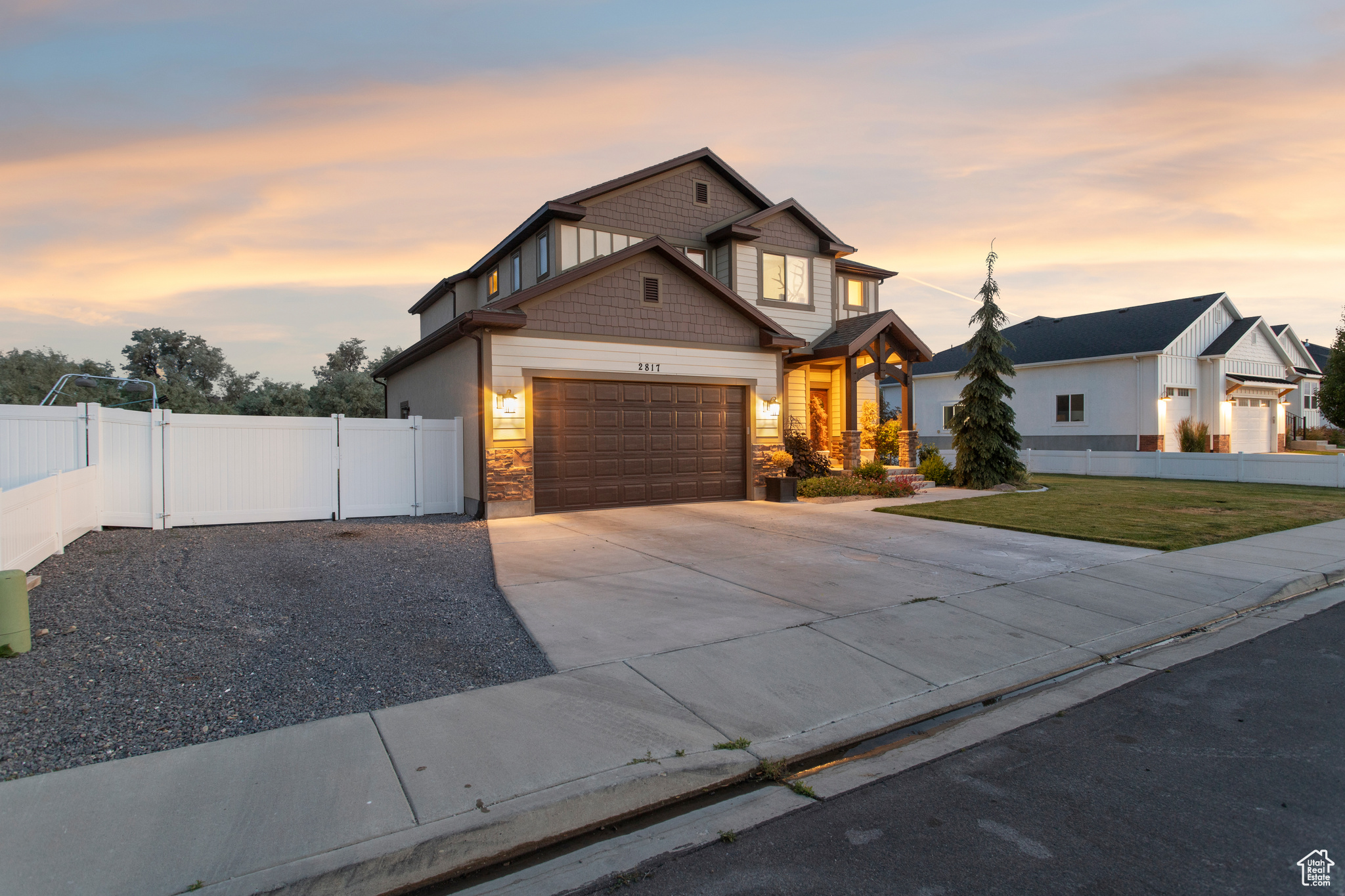 2817 W WILLOW DR