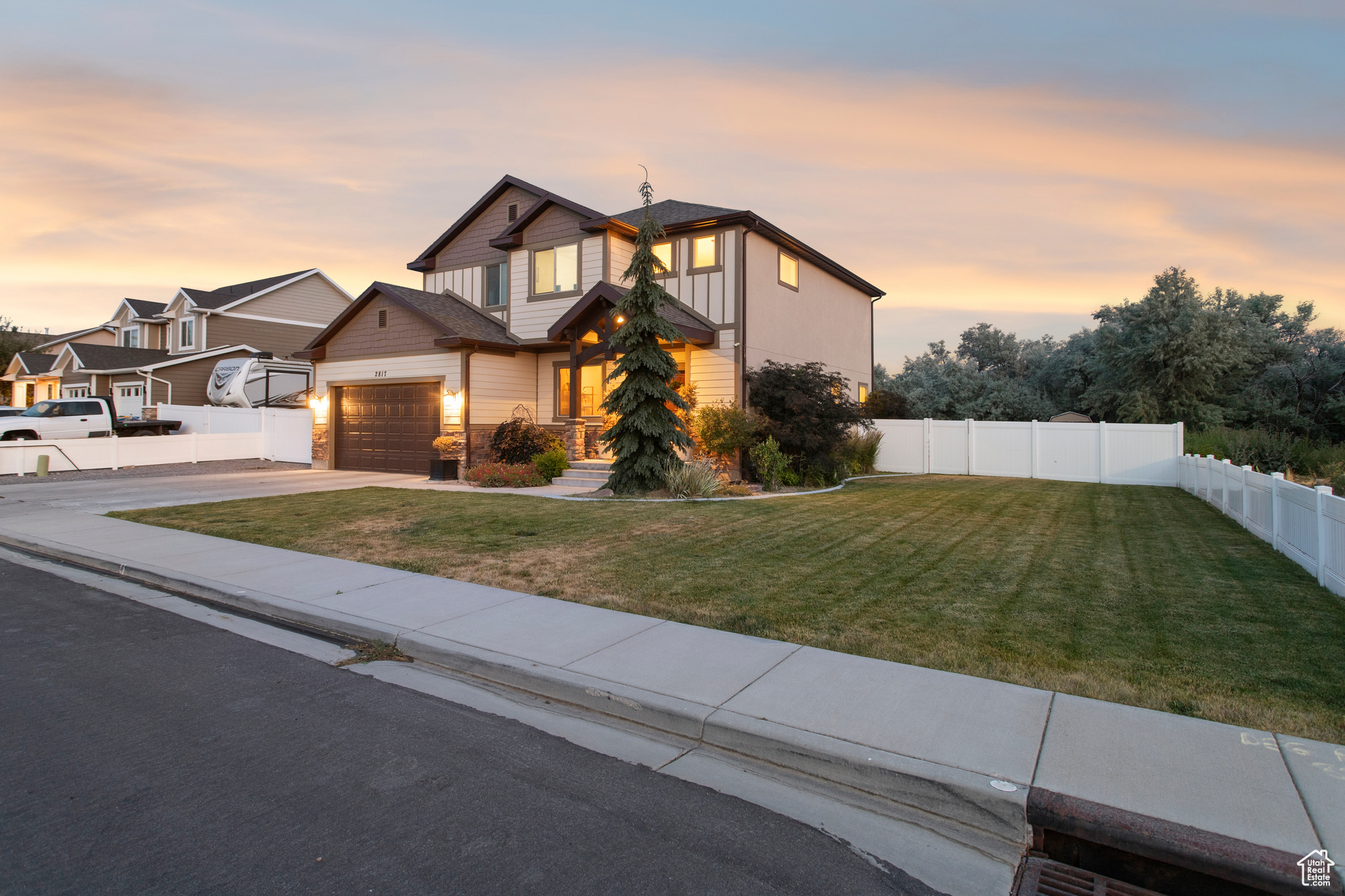 2817 W WILLOW DR