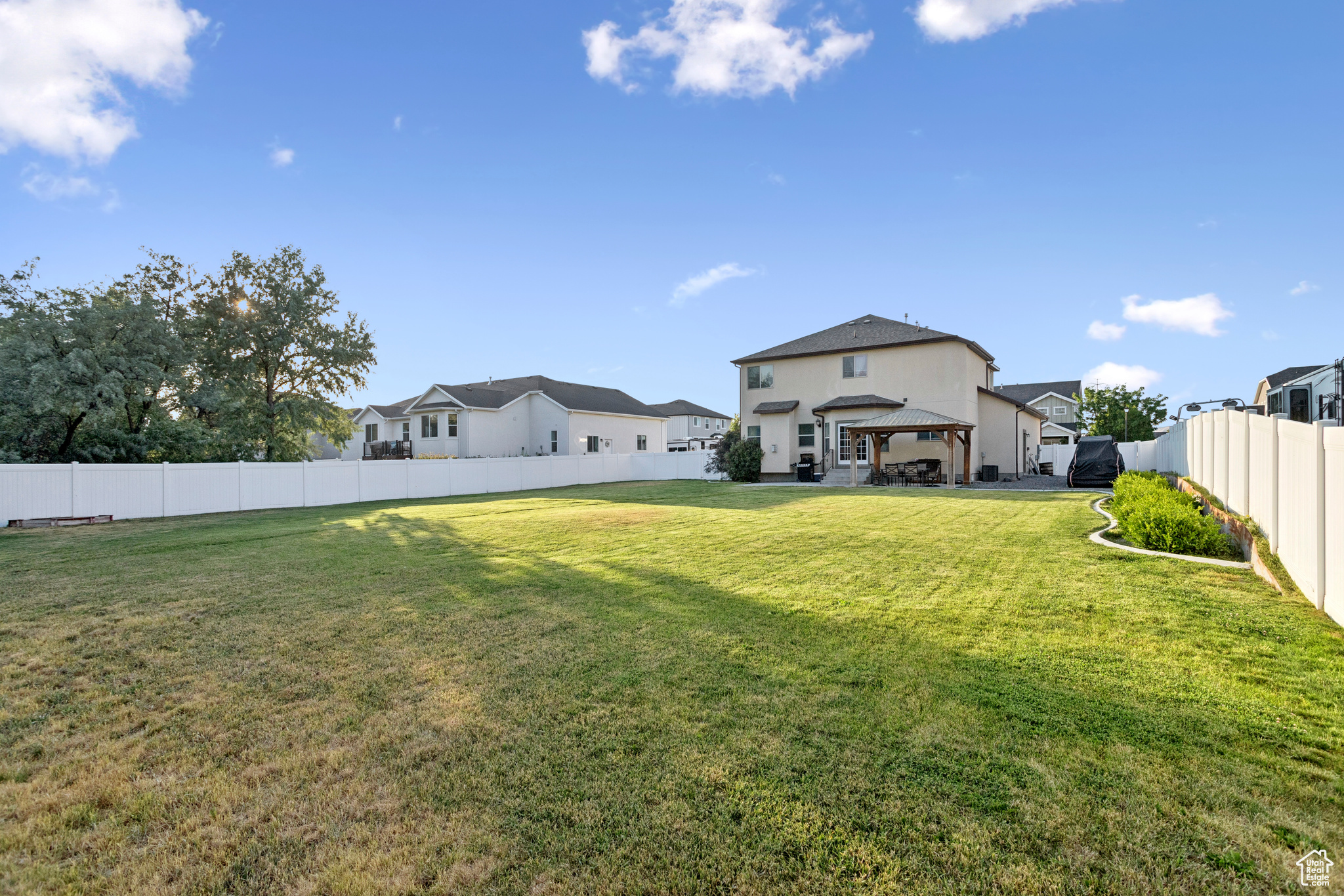 2817 W WILLOW DR