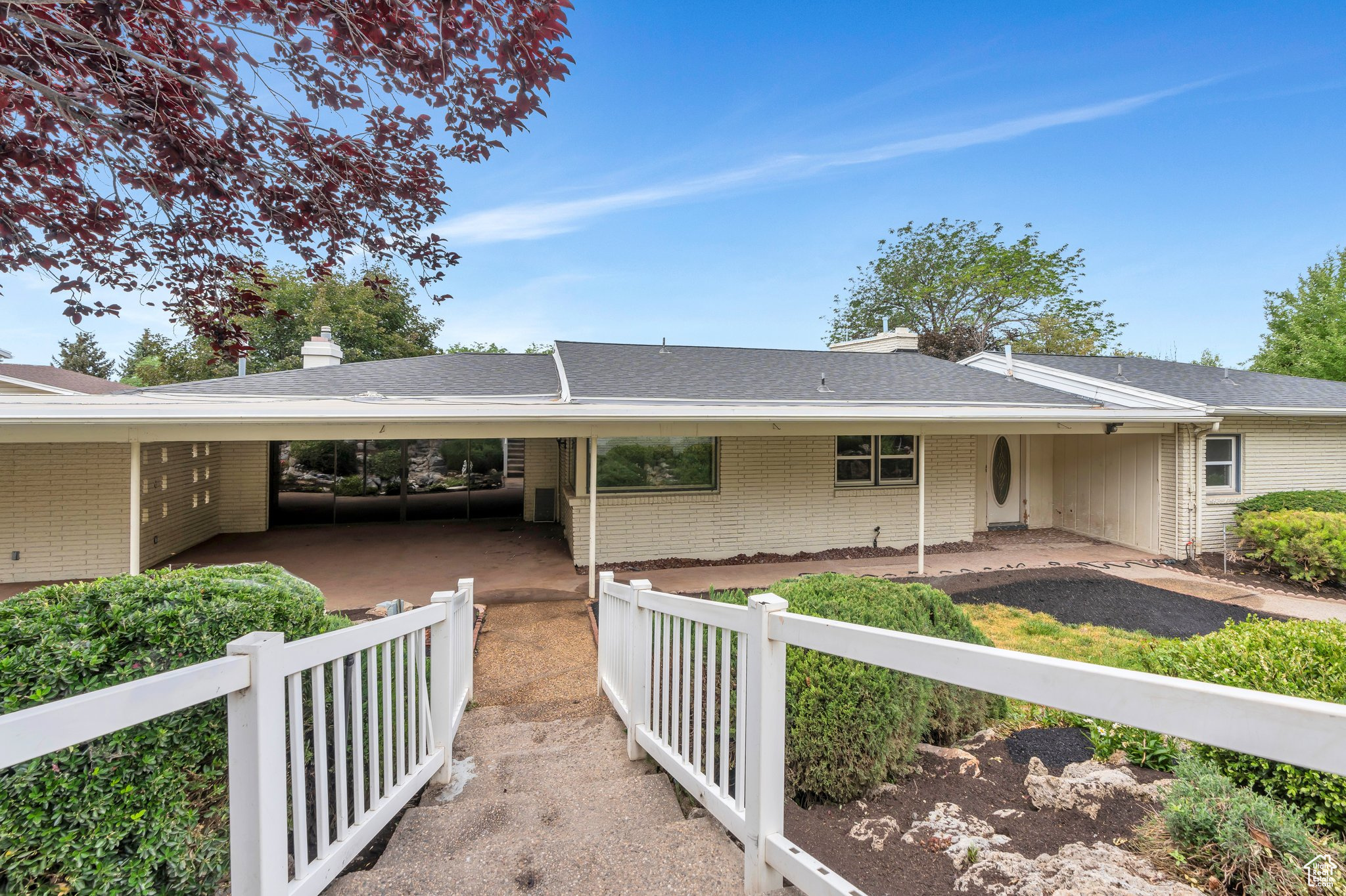740 E BOWL DR
