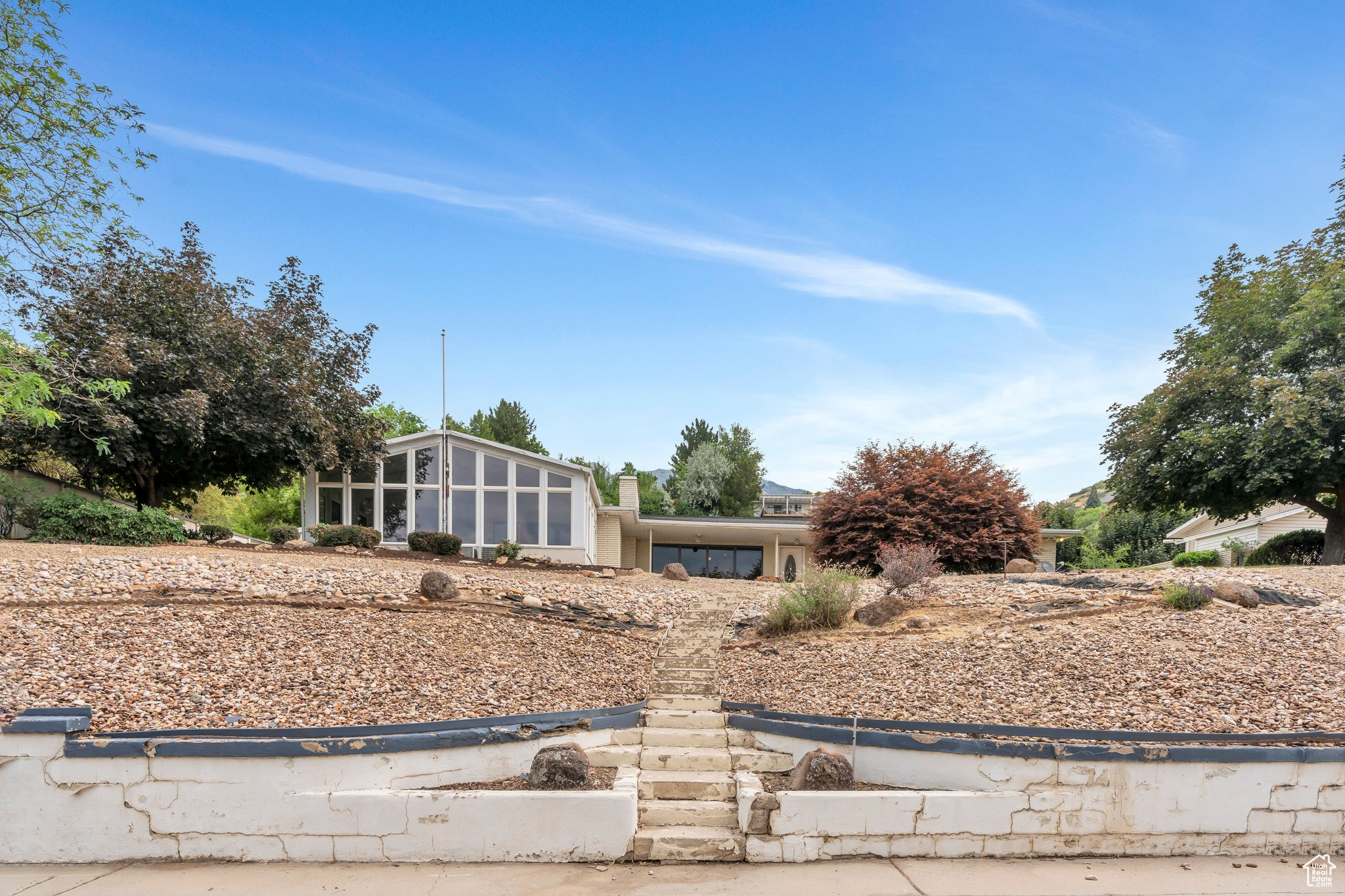 740 E BOWL DR