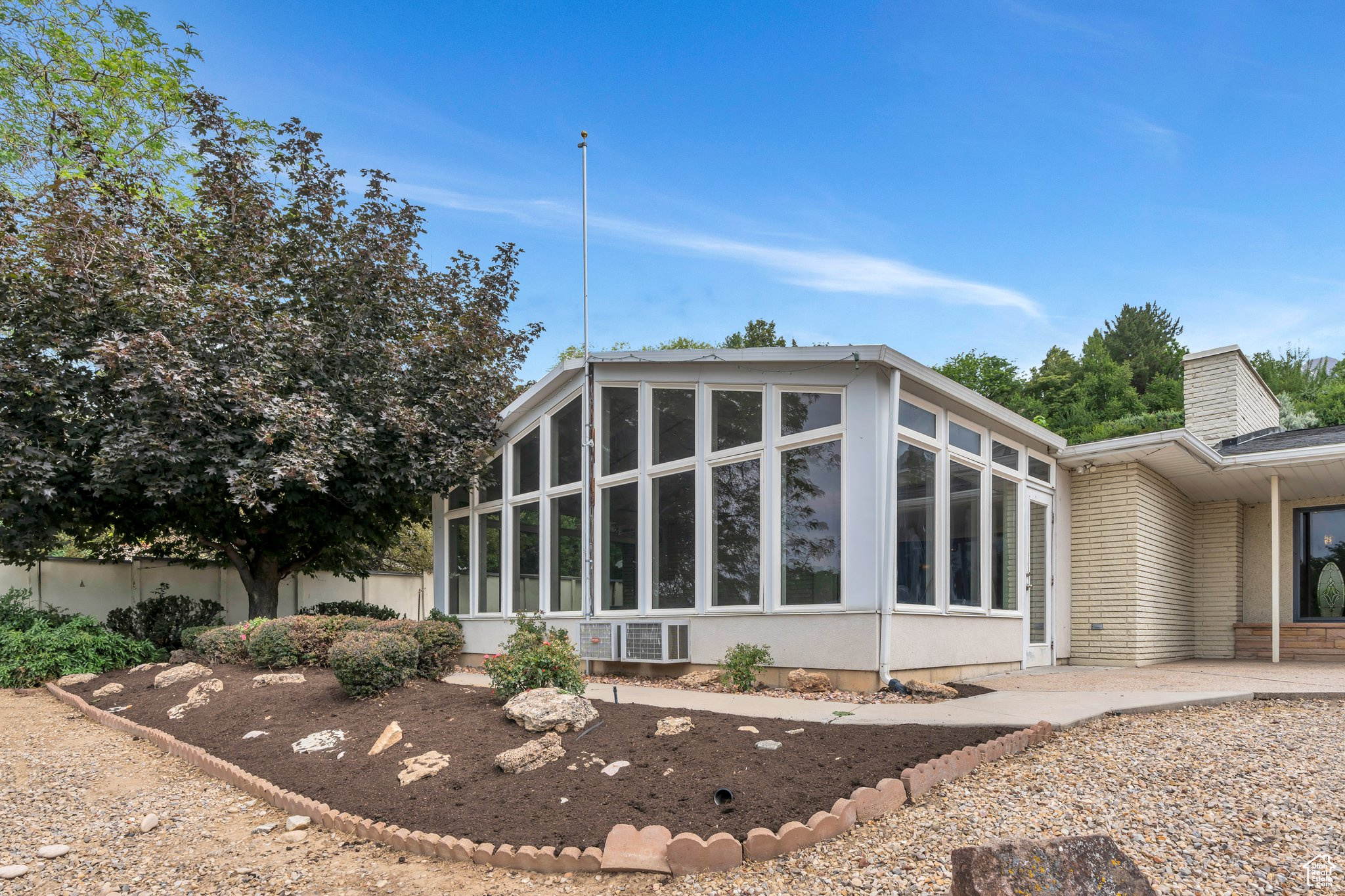 740 E BOWL DR