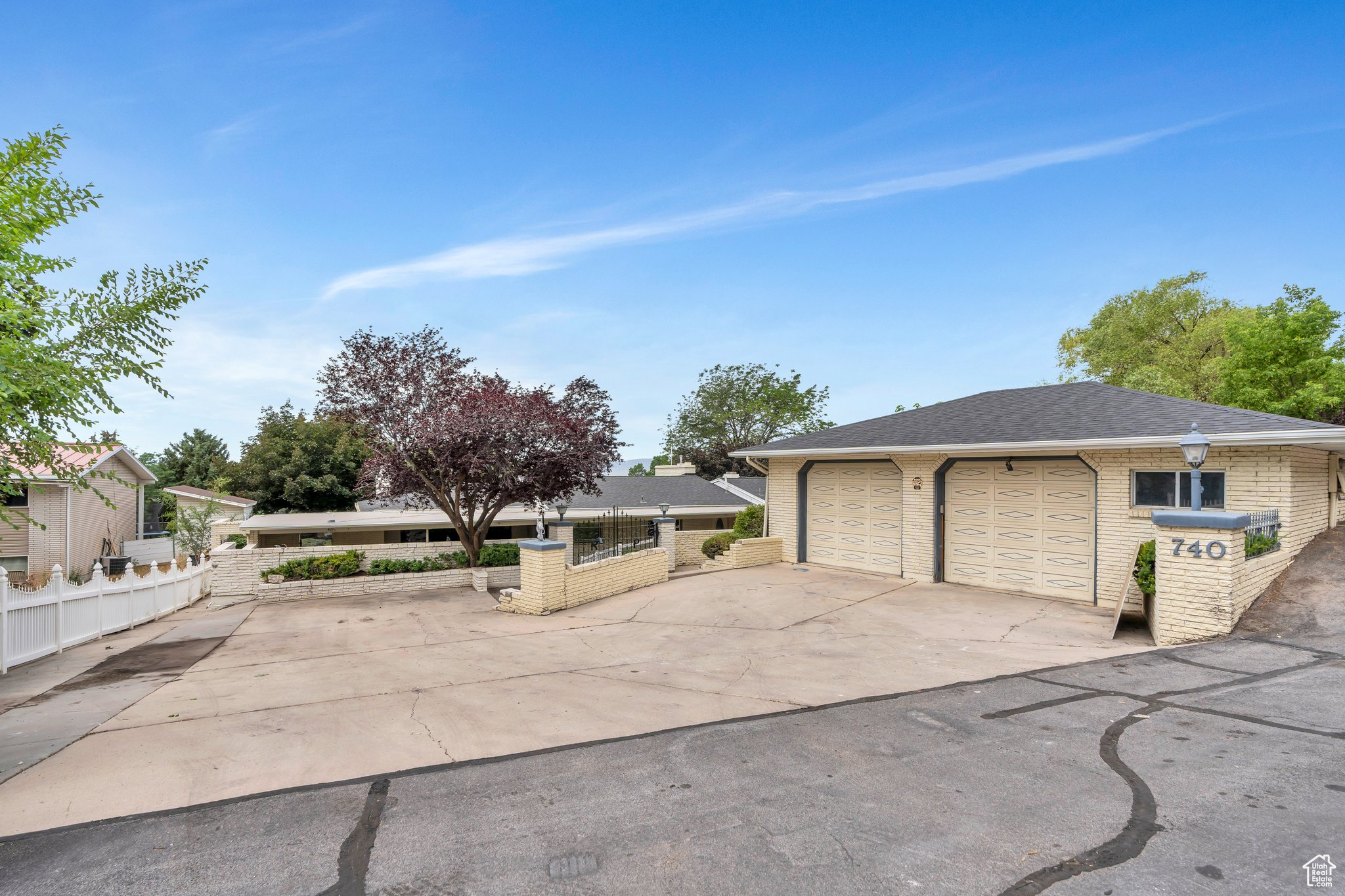 740 E BOWL DR
