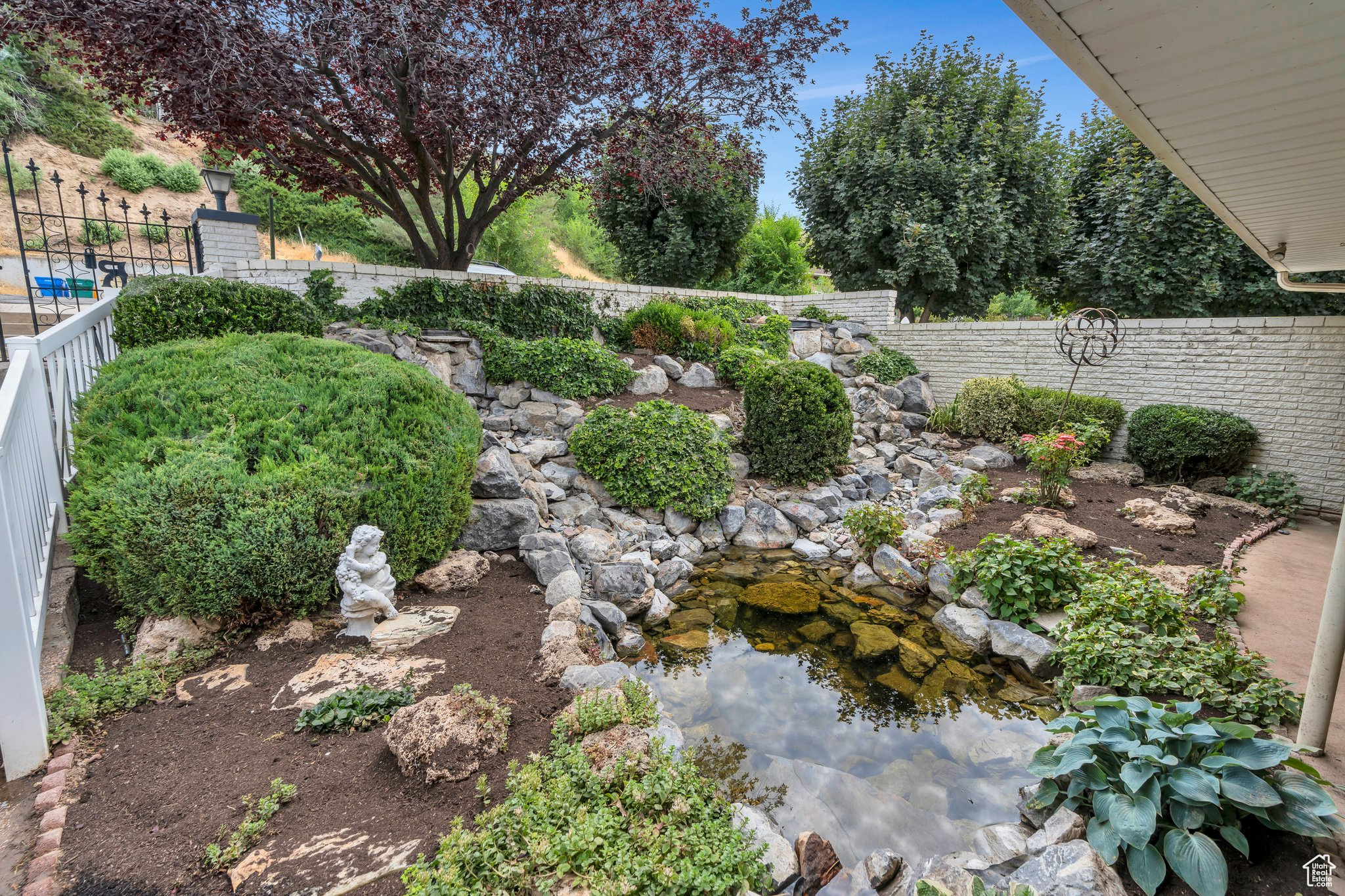 740 E BOWL DR