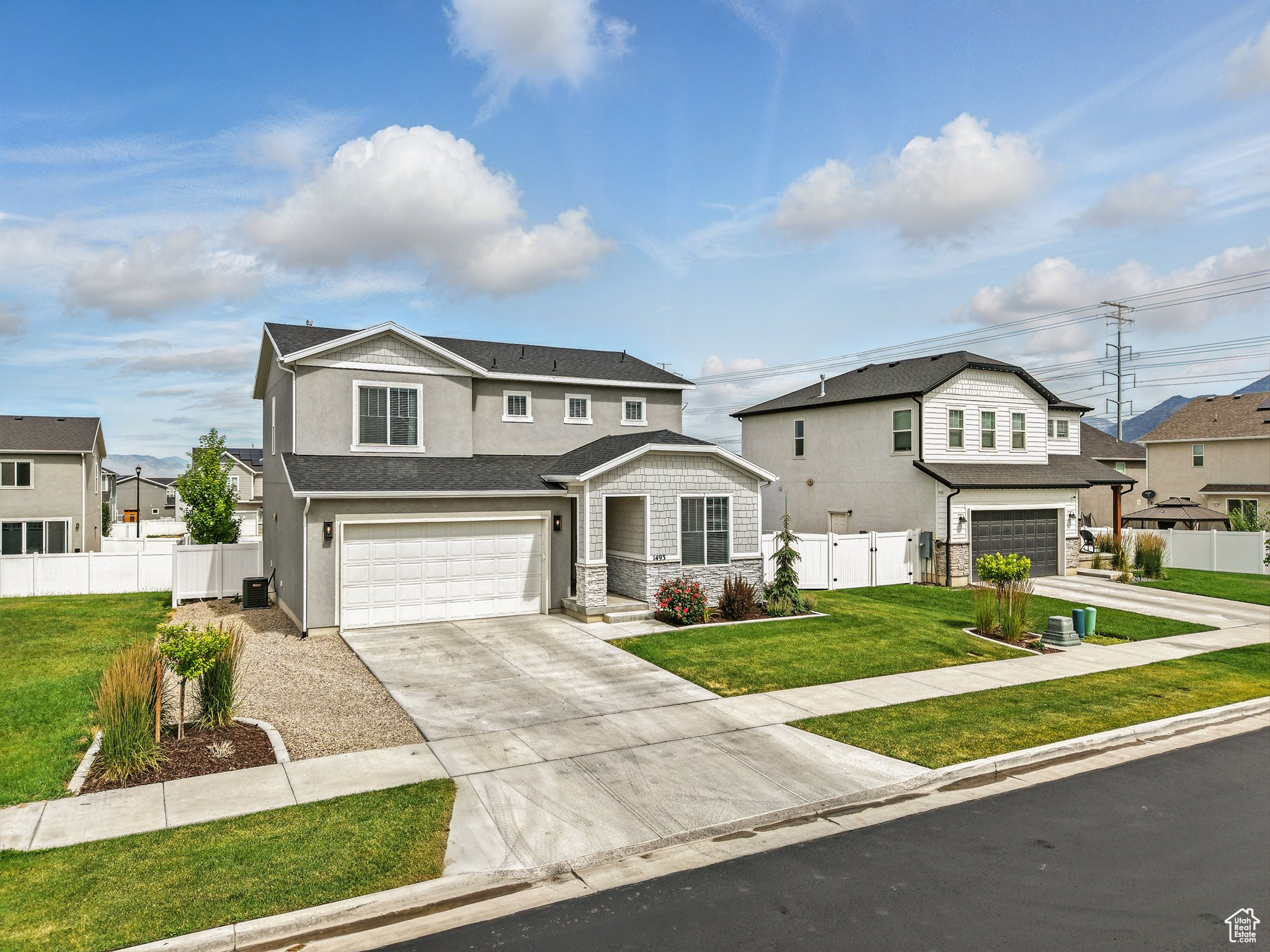 1493 N SUNSET DR