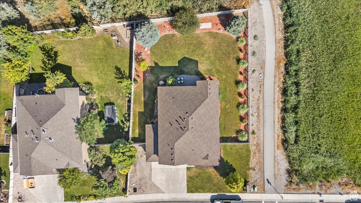 472 S OLIVE PL