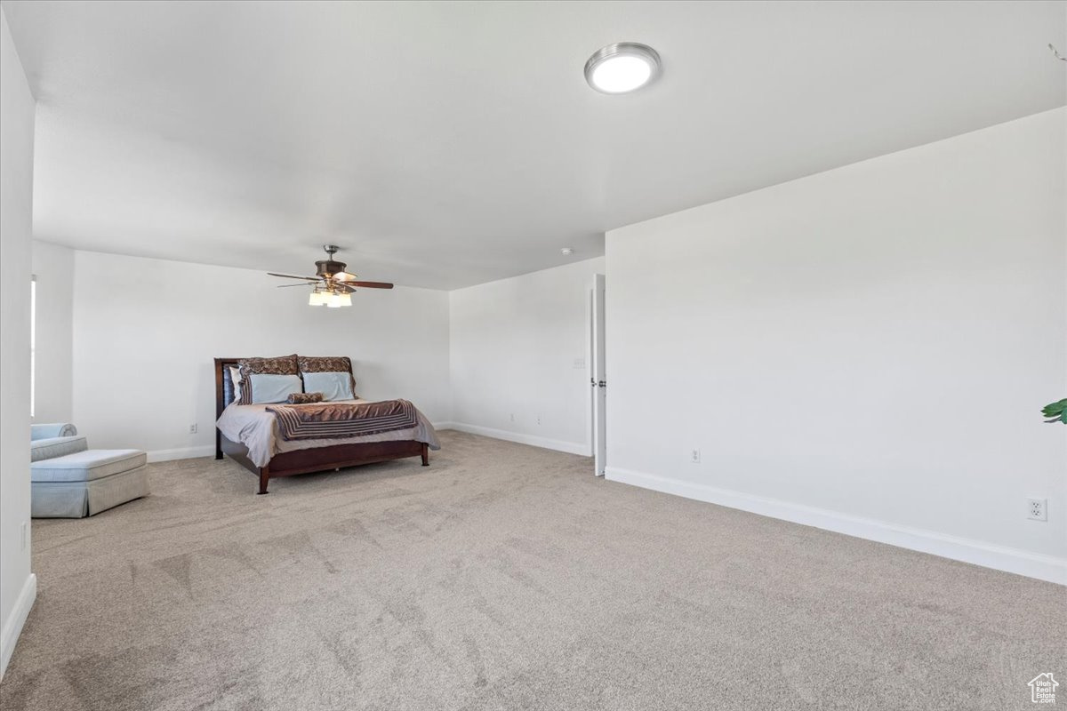 472 S OLIVE PL