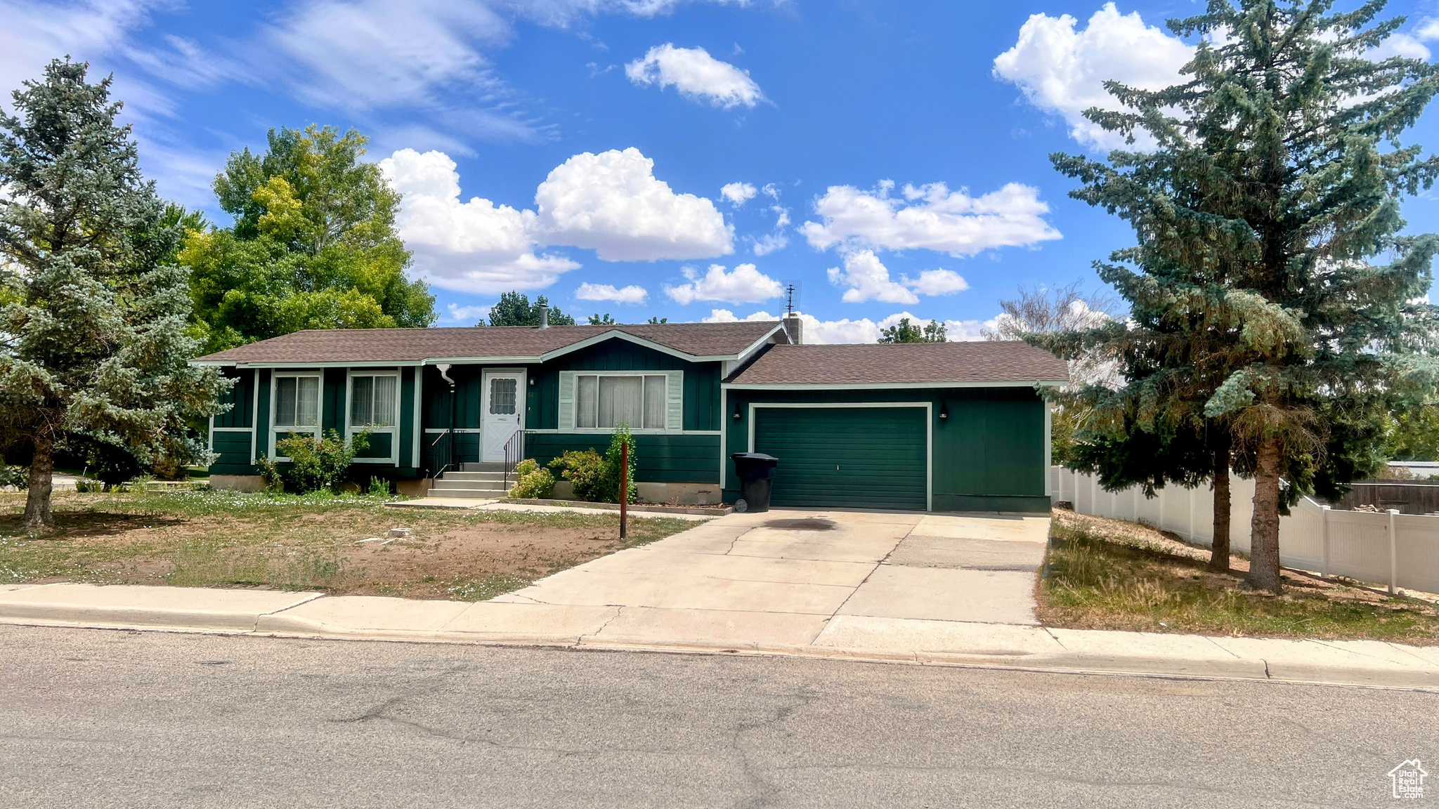 790 N VALLEY DR