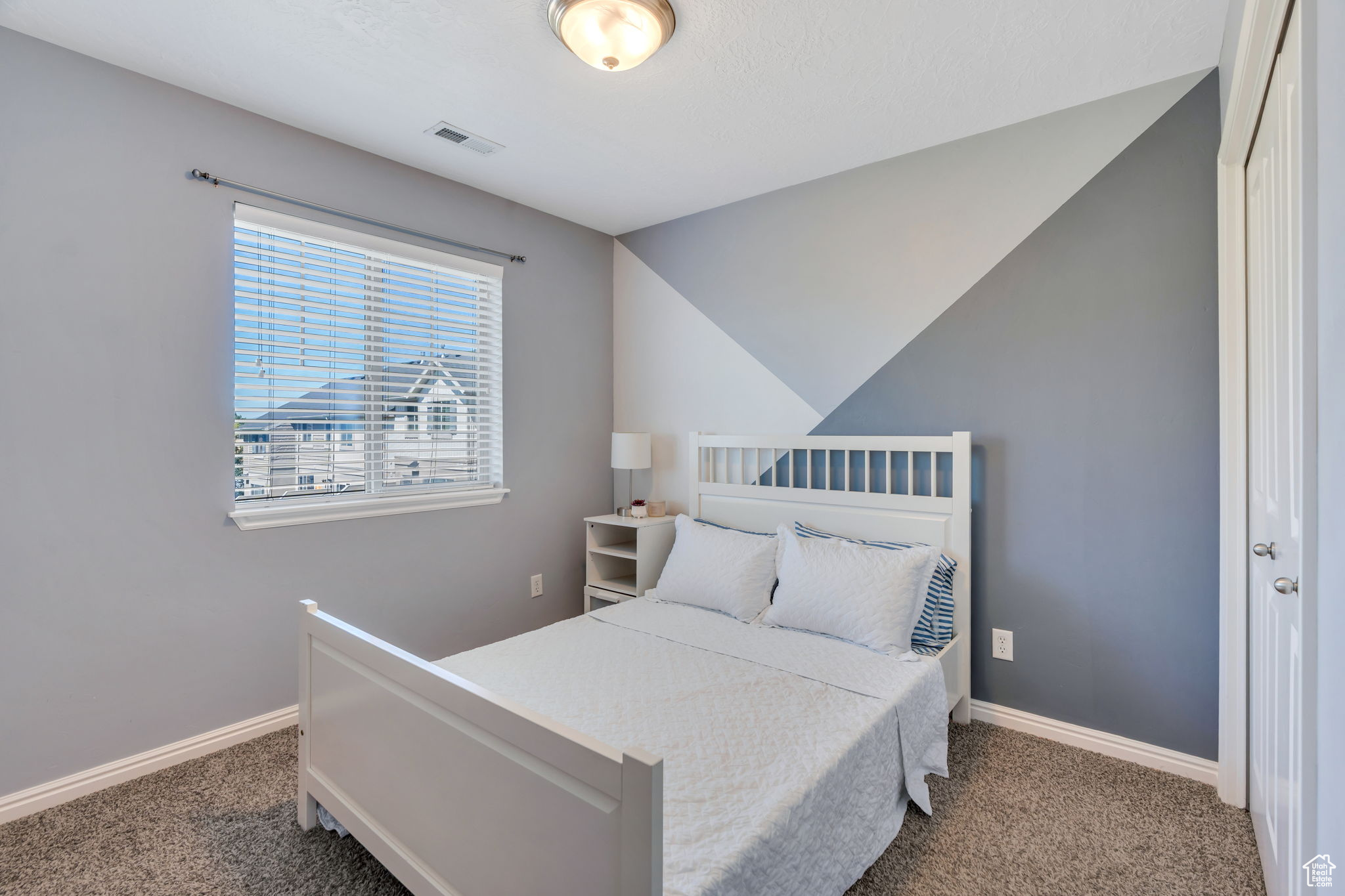 1063 N 1880 W