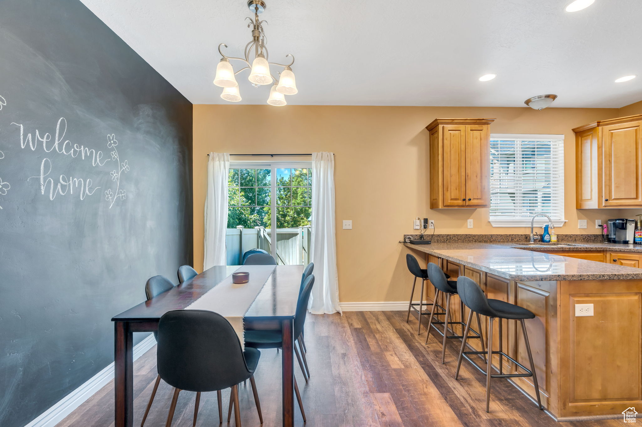 1063 N 1880 W