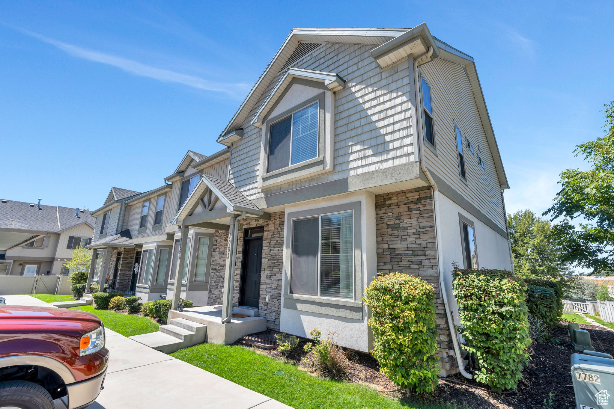 1063 N 1880 W