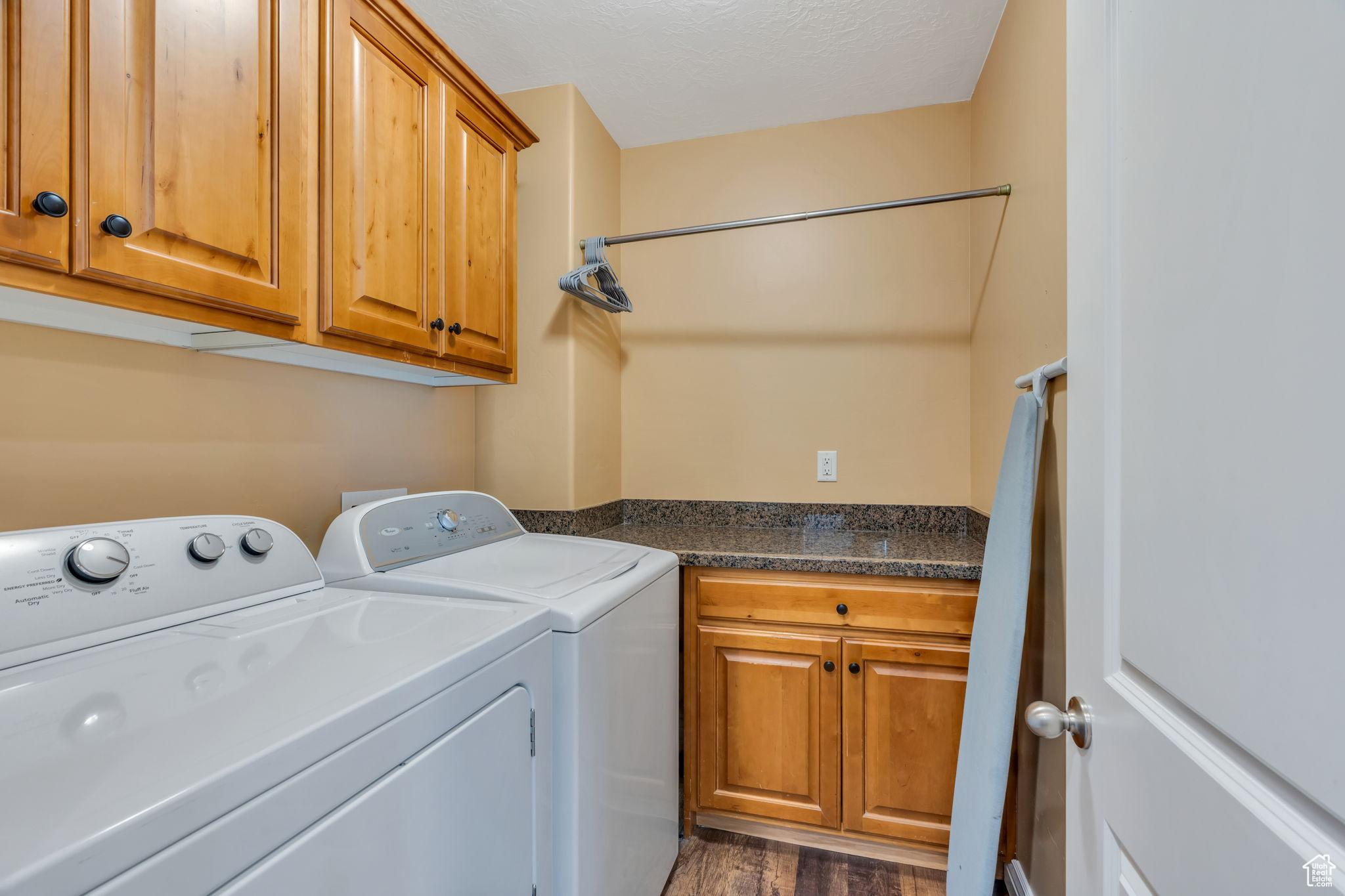 1063 N 1880 W