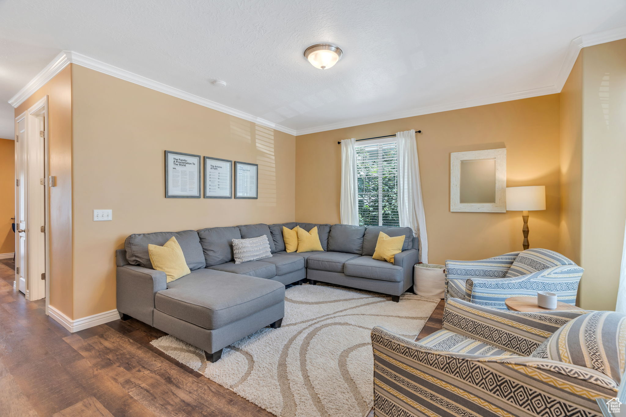 1063 N 1880 W