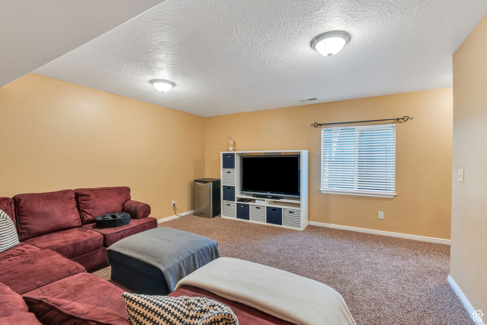 1063 N 1880 W