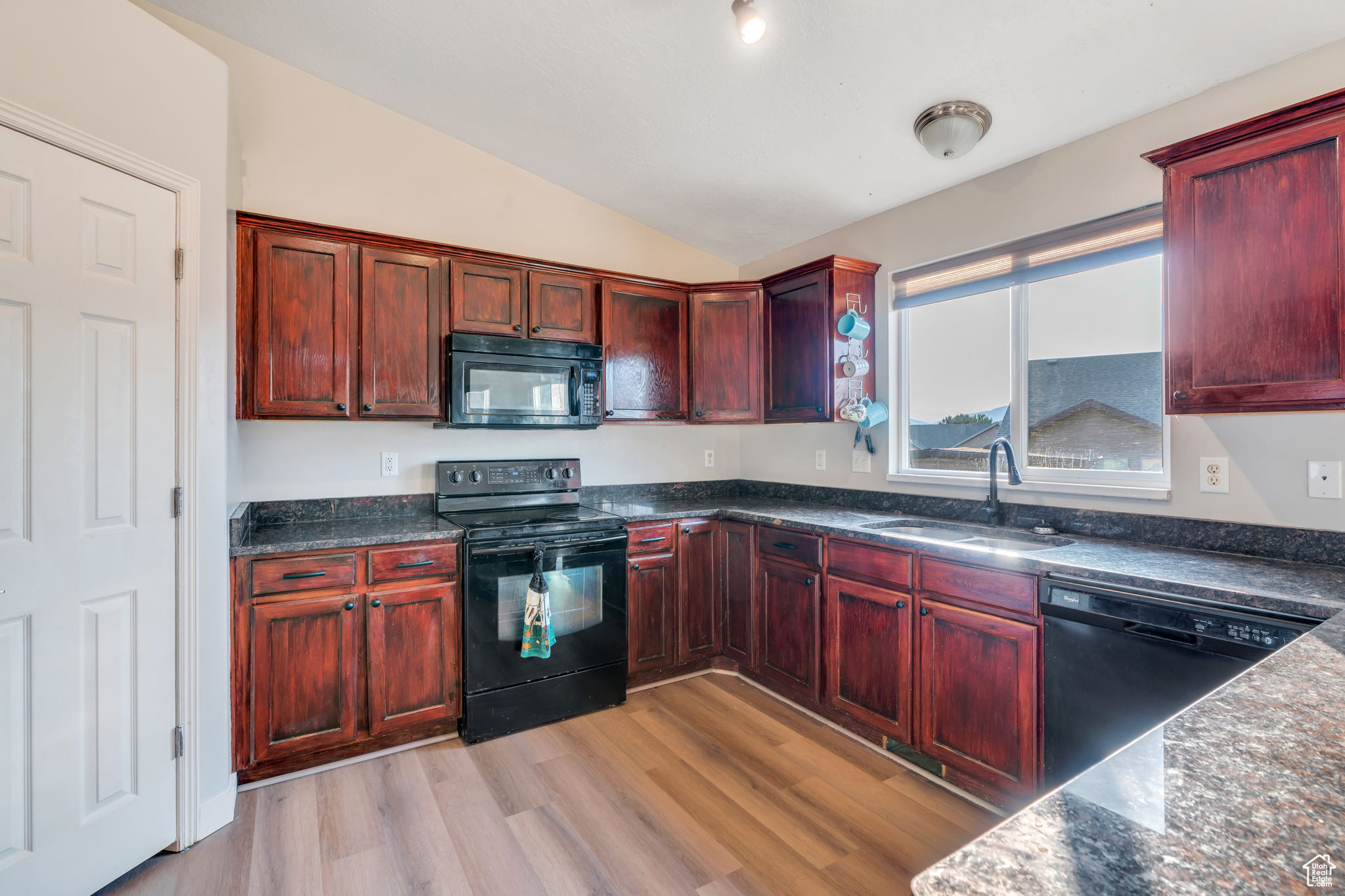 4521 S TARLTON CIR