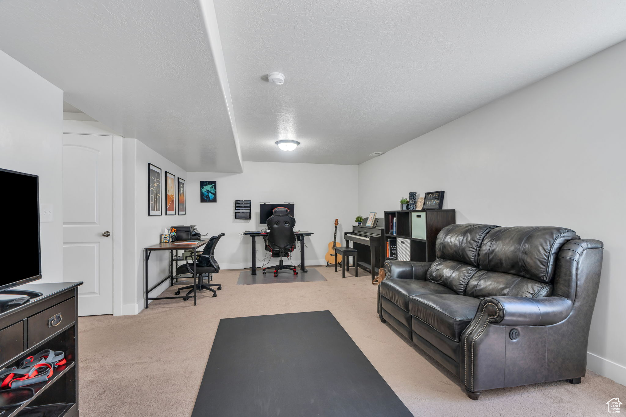 219 W SILVER SPRINGS DR