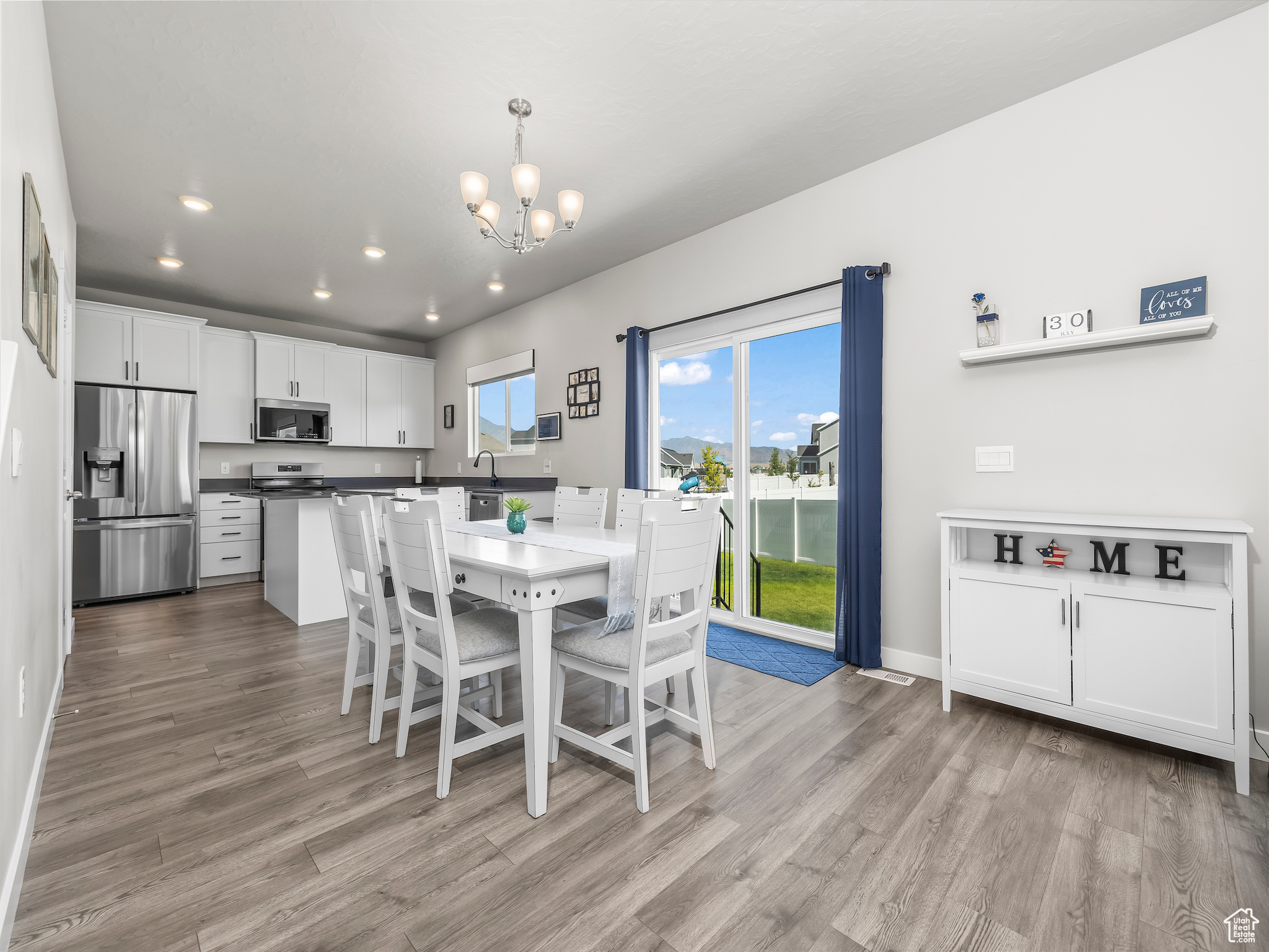 1965 E EMERALD AVE
