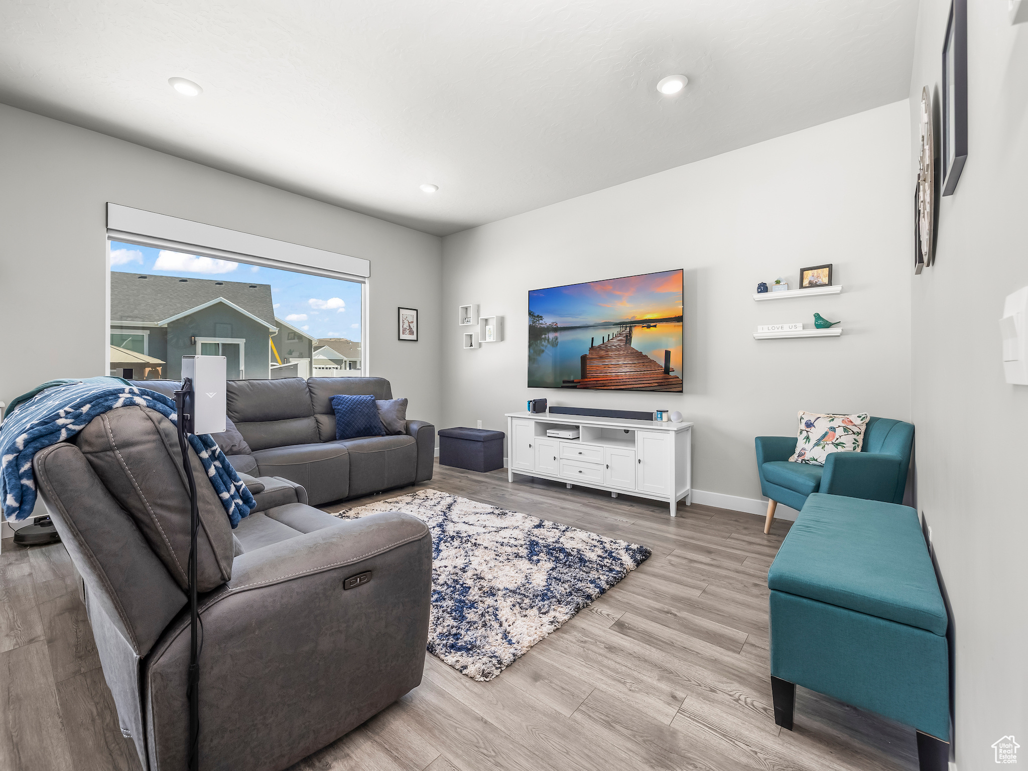 1965 E EMERALD AVE