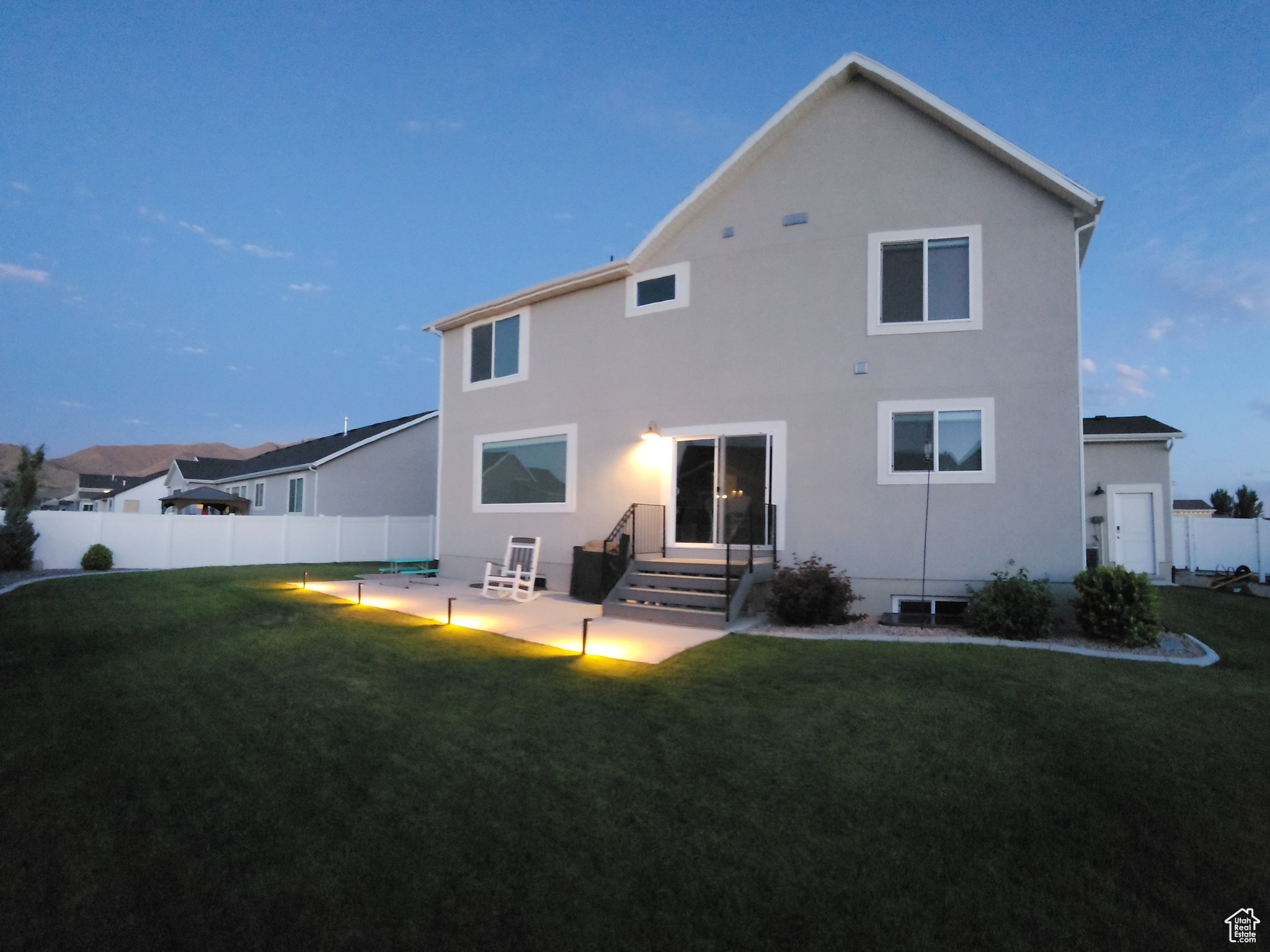1965 E EMERALD AVE