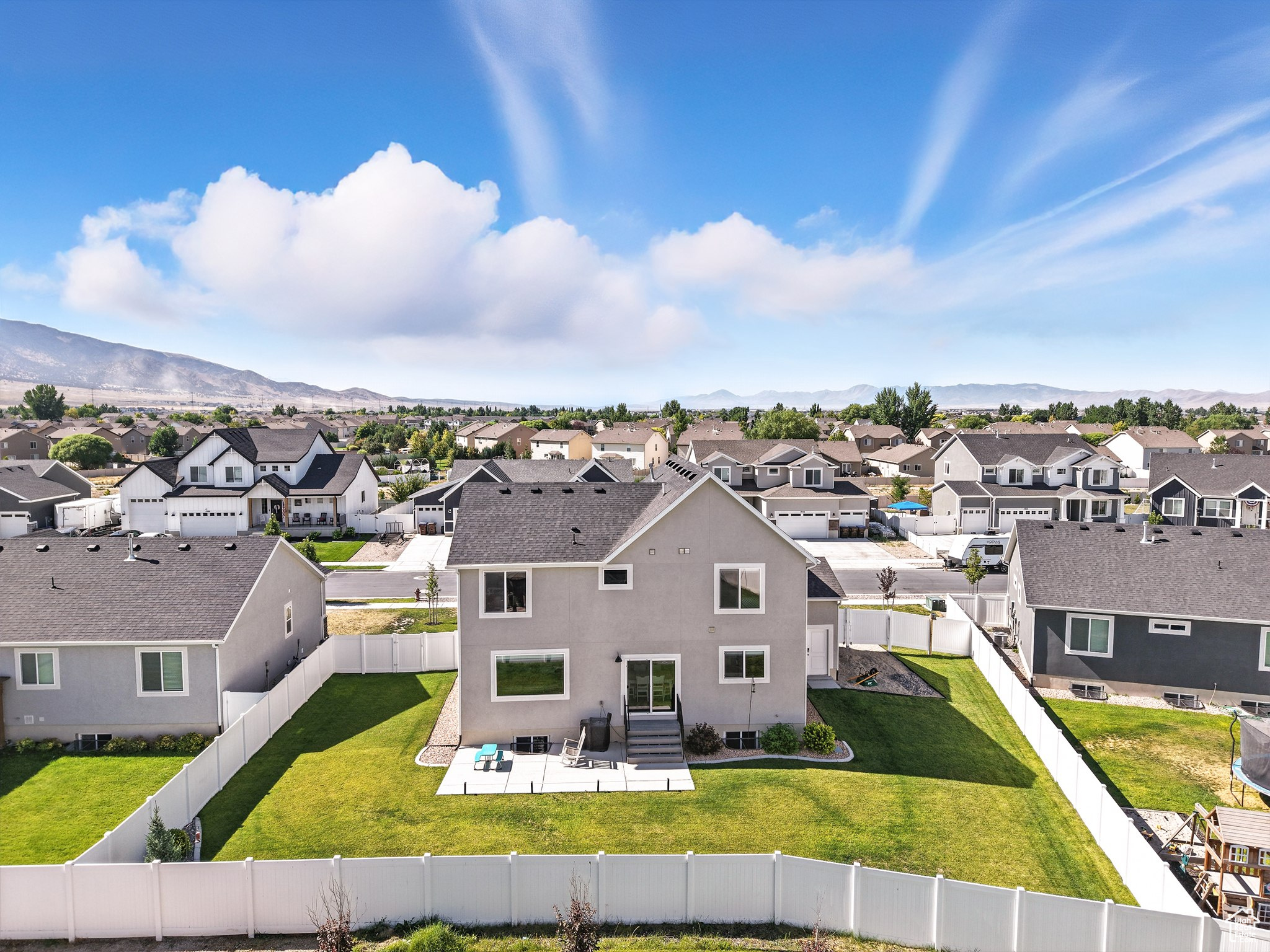 1965 E EMERALD AVE