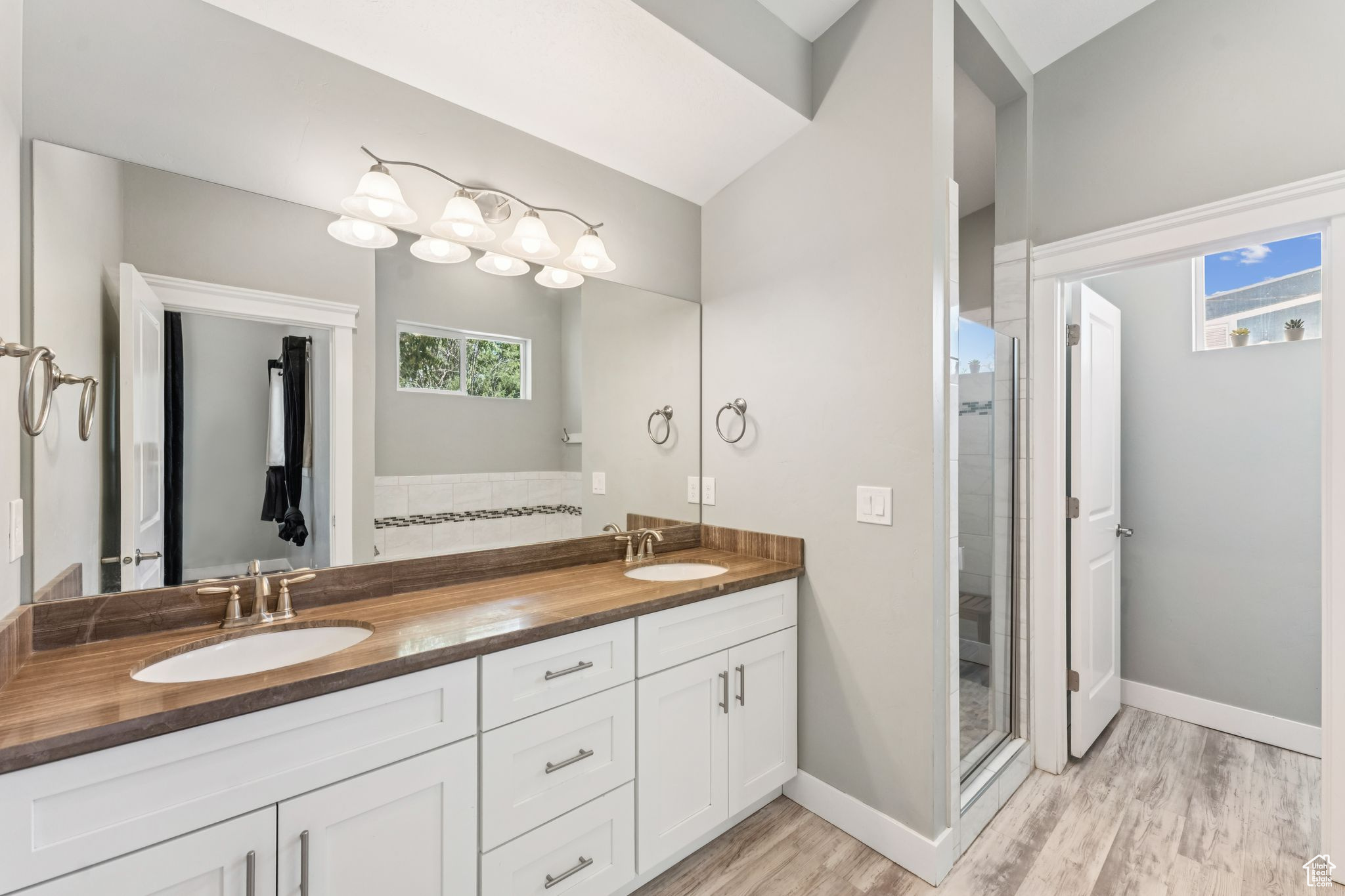 560 S MONTGOMERY ST