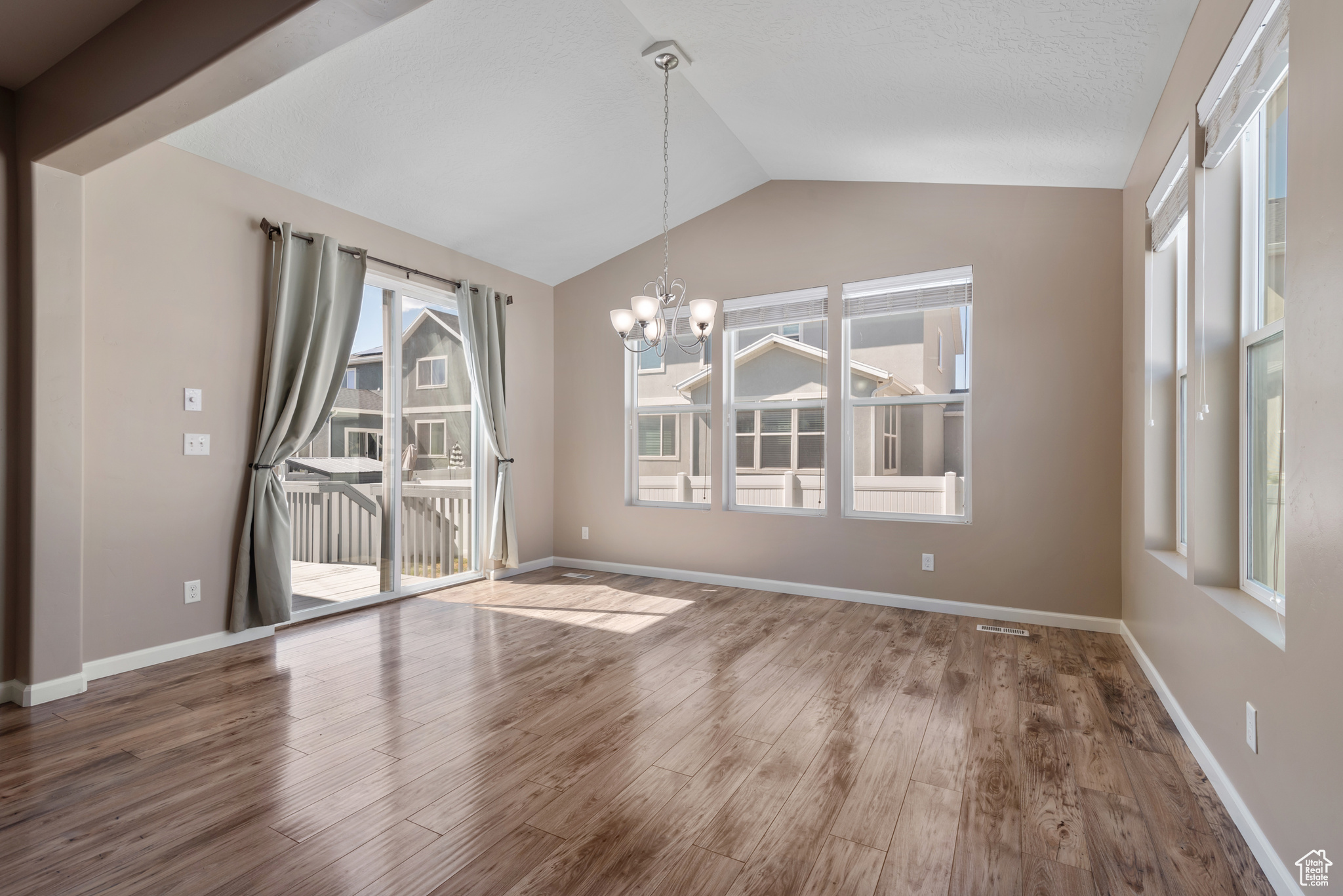 76 W BIRDS EYE LN
