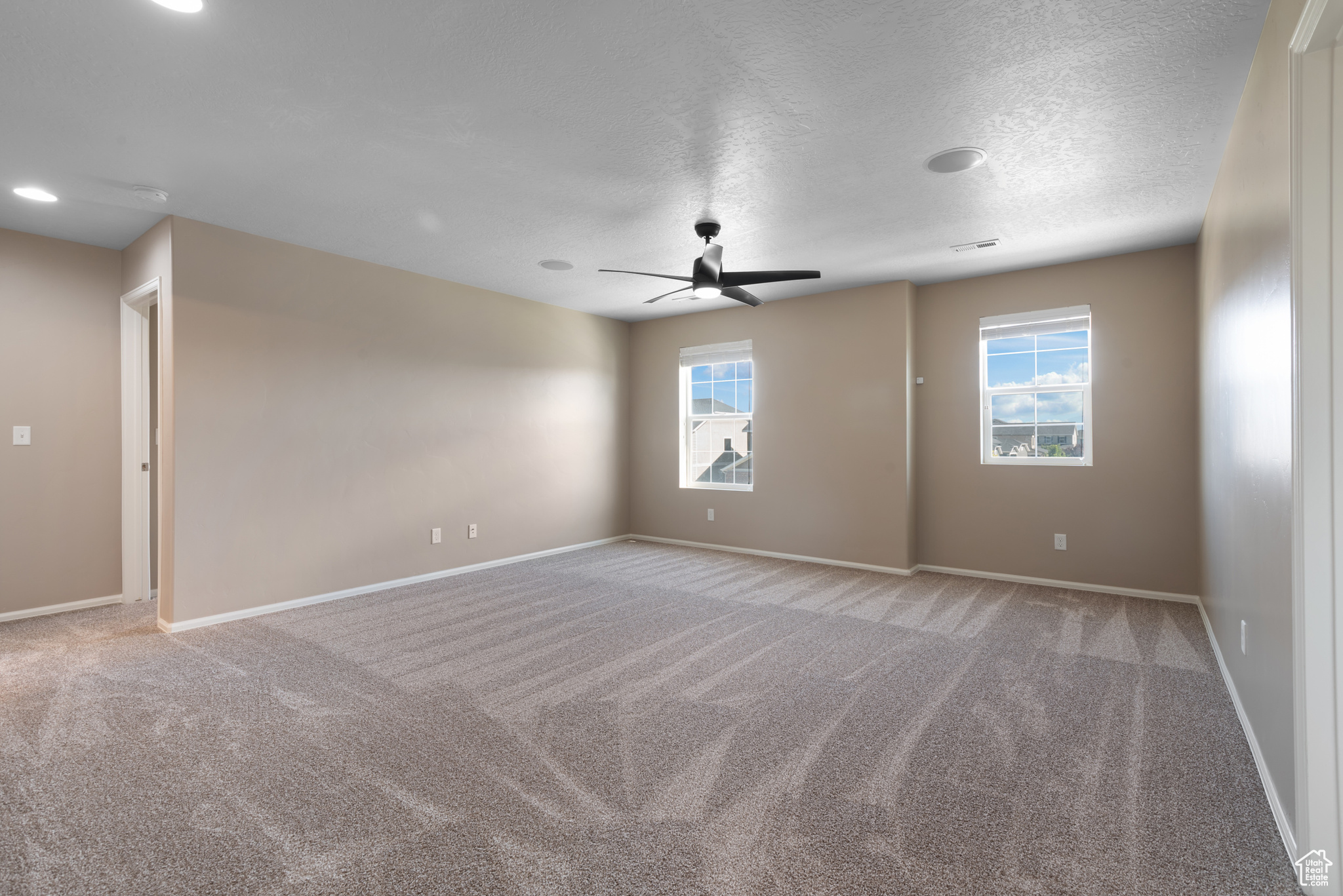 76 W BIRDS EYE LN