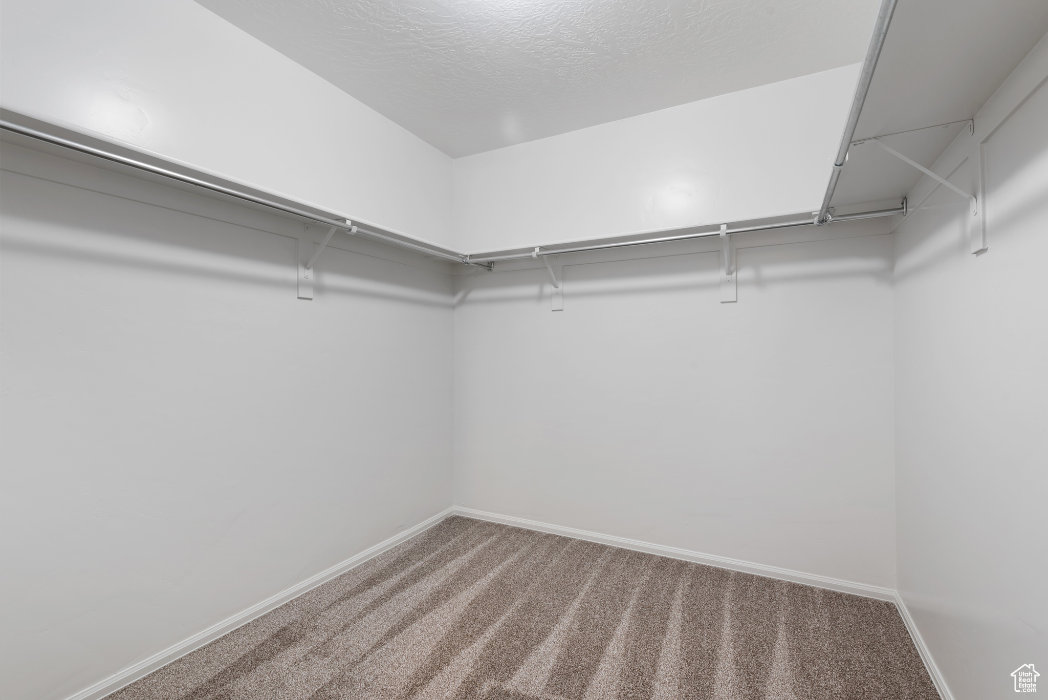 76 W BIRDS EYE LN