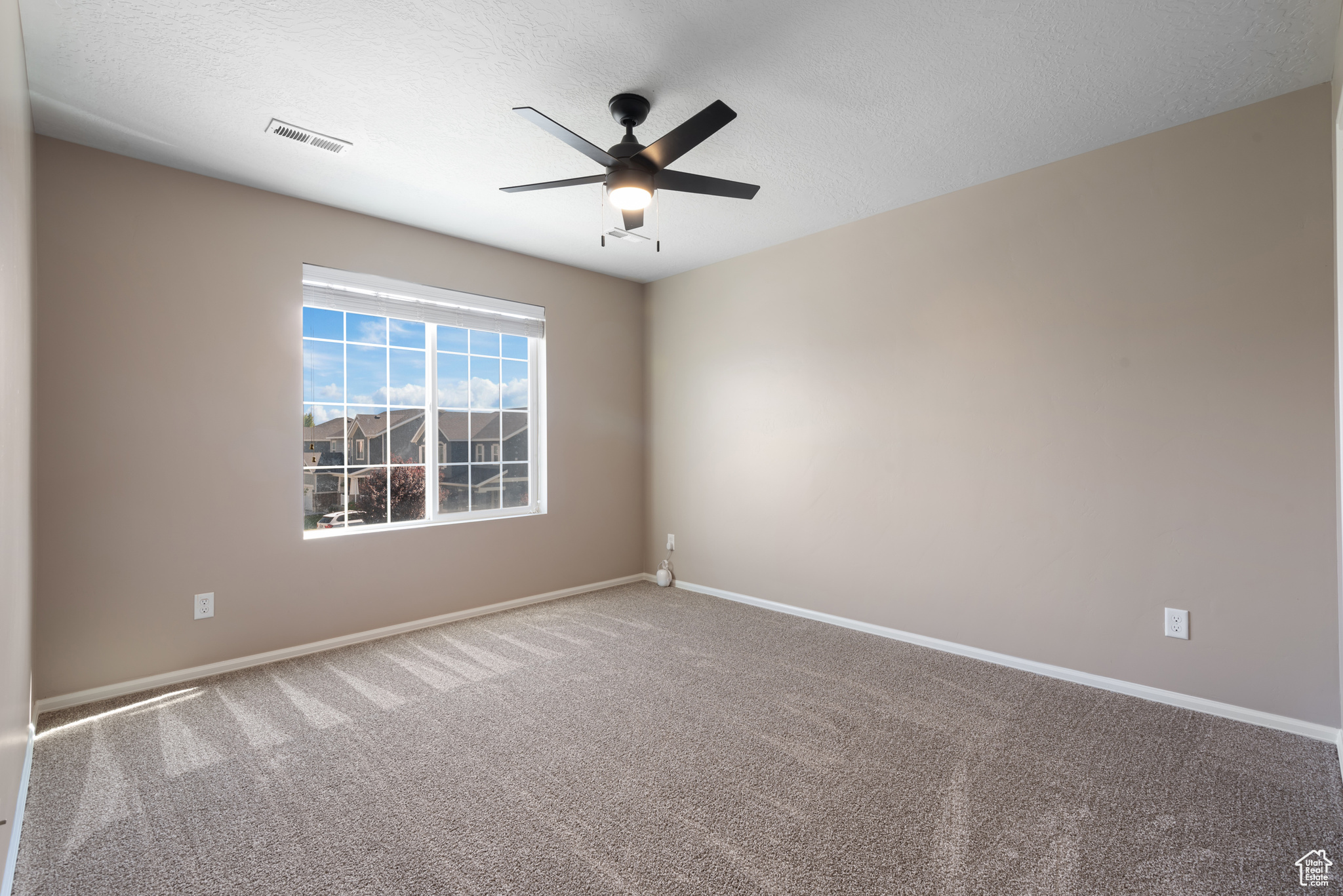 76 W BIRDS EYE LN