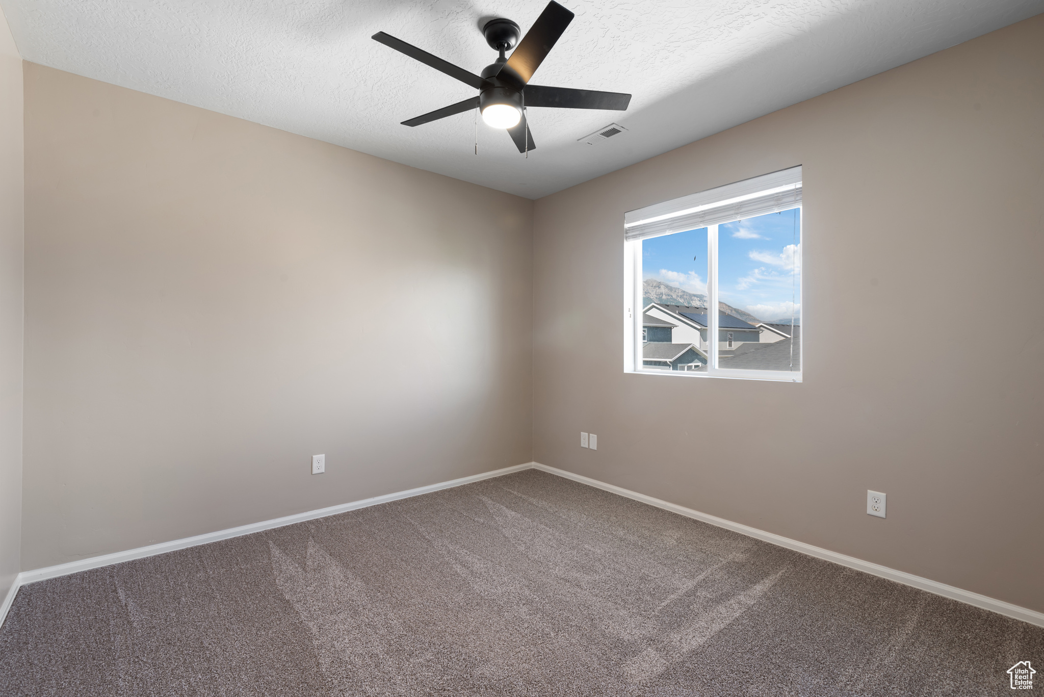 76 W BIRDS EYE LN