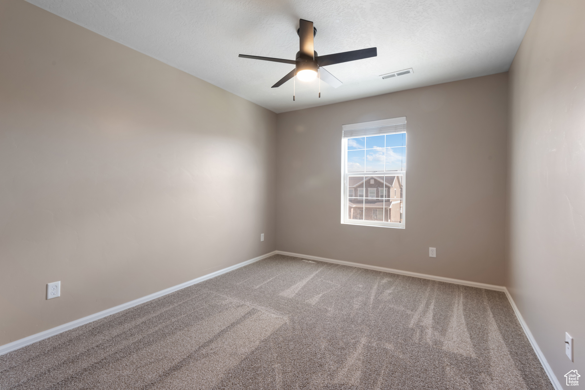 76 W BIRDS EYE LN