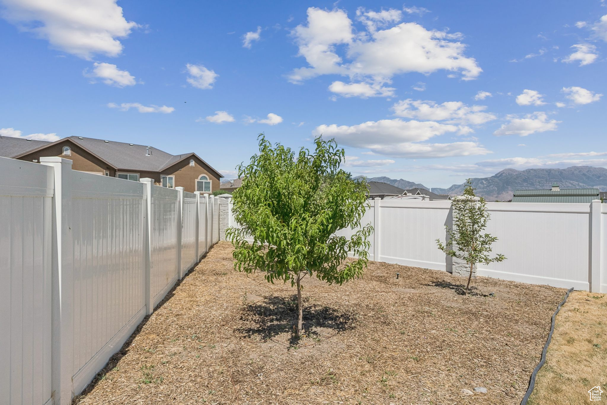 1568 N KELSEY WAY