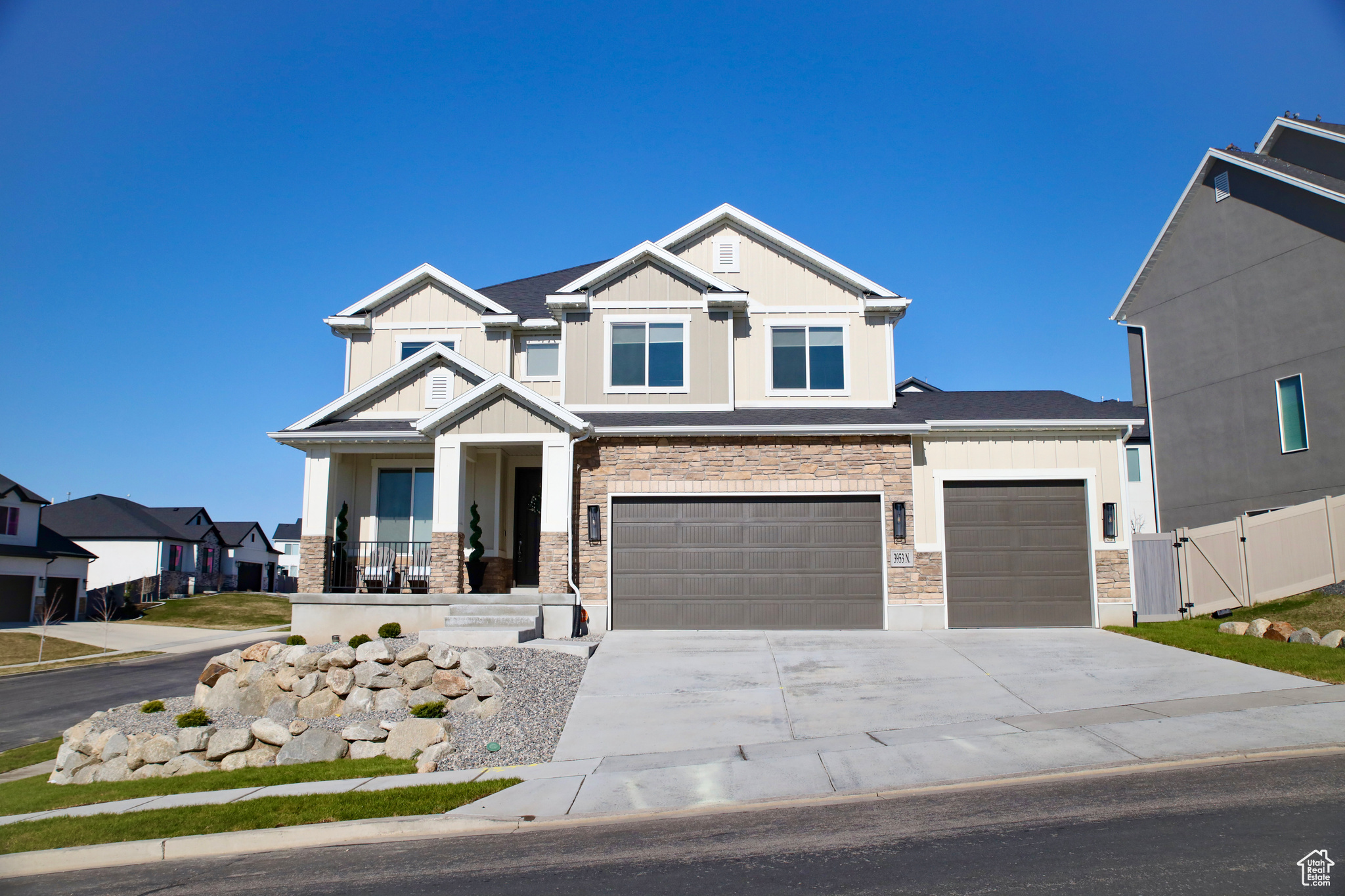 3953 N MOUNTAIN VIEW RD RD