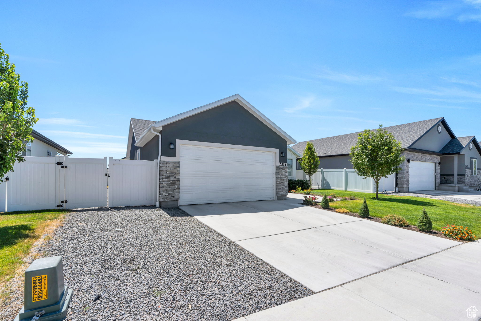 2312 E QUAKING ASPEN LN